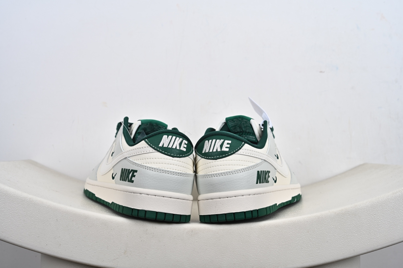 定制版Nike SB Dunk Low“ NIKE绿—抹茶绿” 周年高端定制 低帮休闲板鞋 JP1628-063-莆田鞋,莆田鞋货源,高仿鞋,高仿鞋货源,安福档口,莆田高仿鞋,莆田鞋批发,高仿鞋批发,莆田高仿运动鞋,高仿运动鞋,莆田运动鞋 定制版Nike SB Dunk Low“ NIKE绿—抹茶绿” 周年高端定制 低帮休闲板鞋 JP1628-063