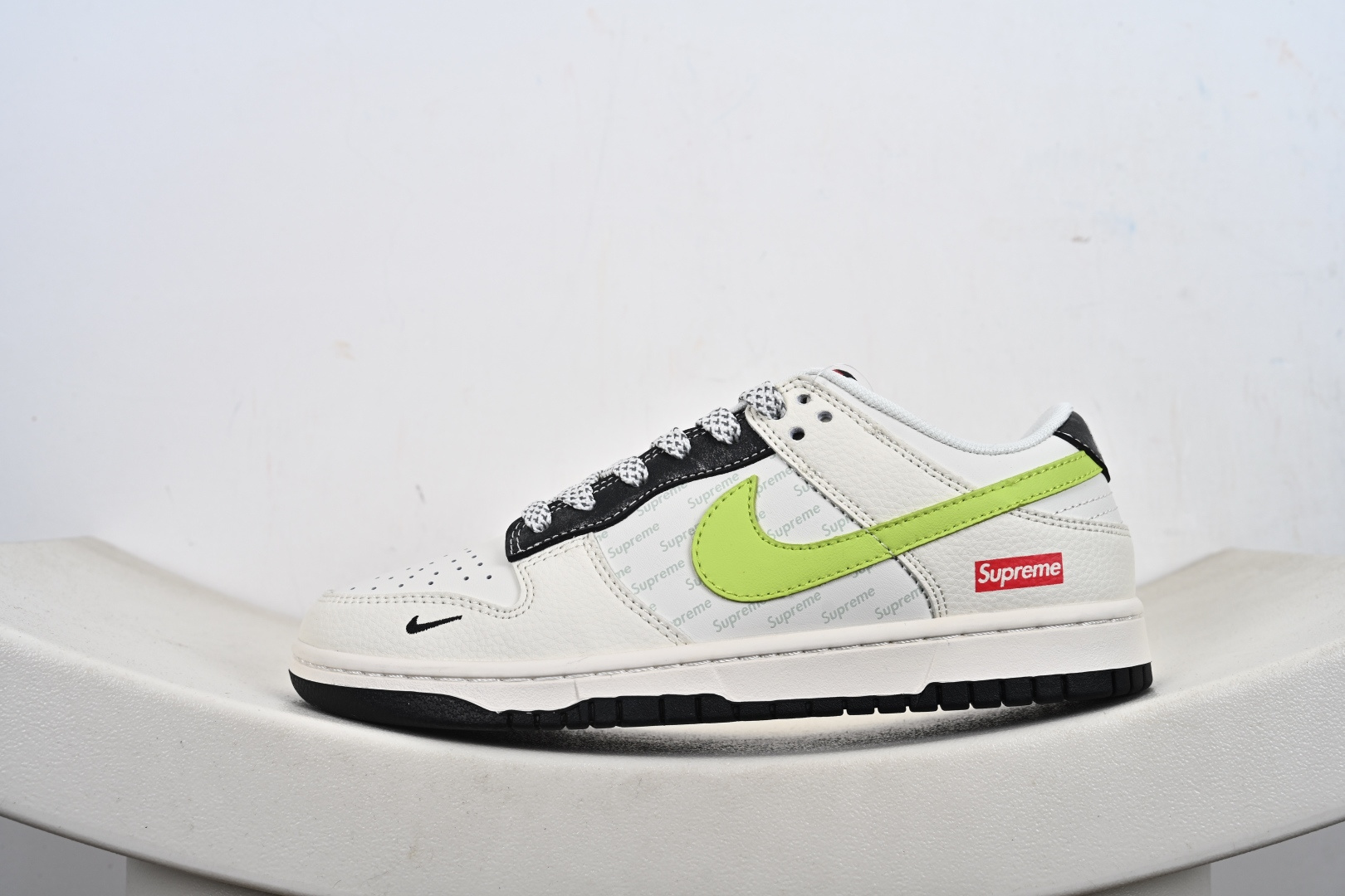 定制版Nike SB Dunk Low Supreme联名 荧光绿勾 周年高端定制 低帮休闲板鞋 XS6089-625