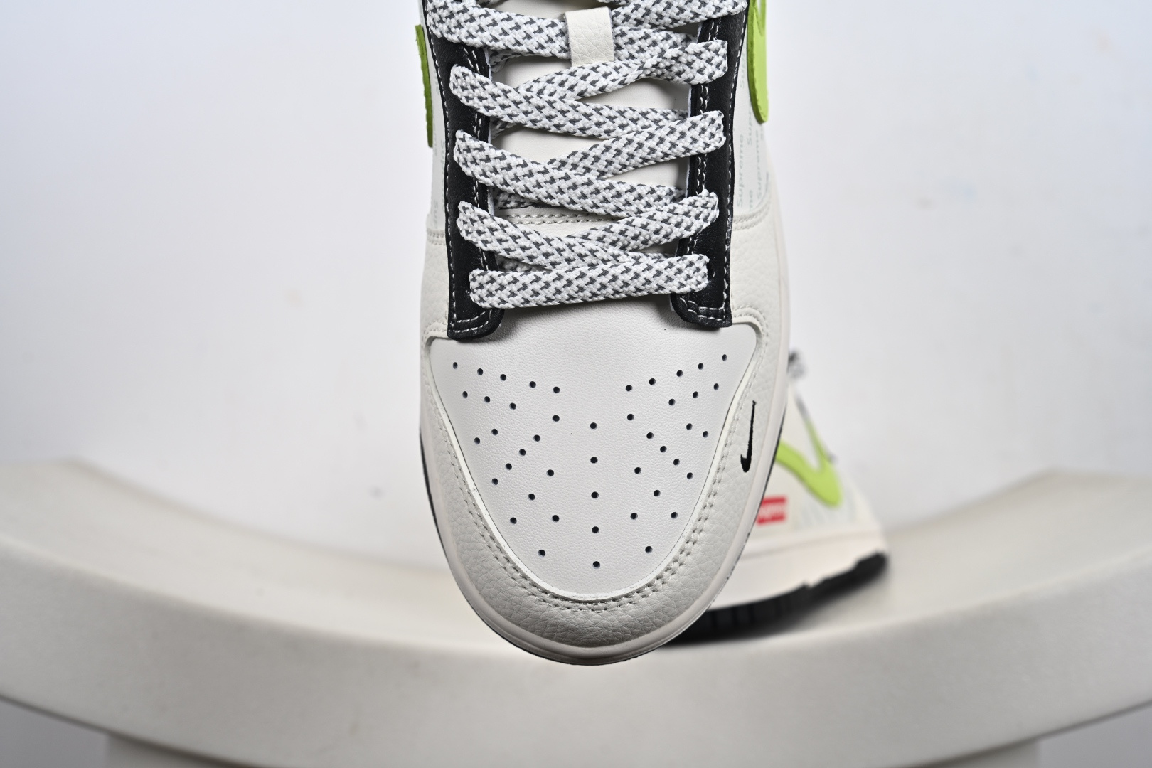 定制版Nike SB Dunk Low Supreme联名 荧光绿勾 周年高端定制 低帮休闲板鞋 XS6089-625