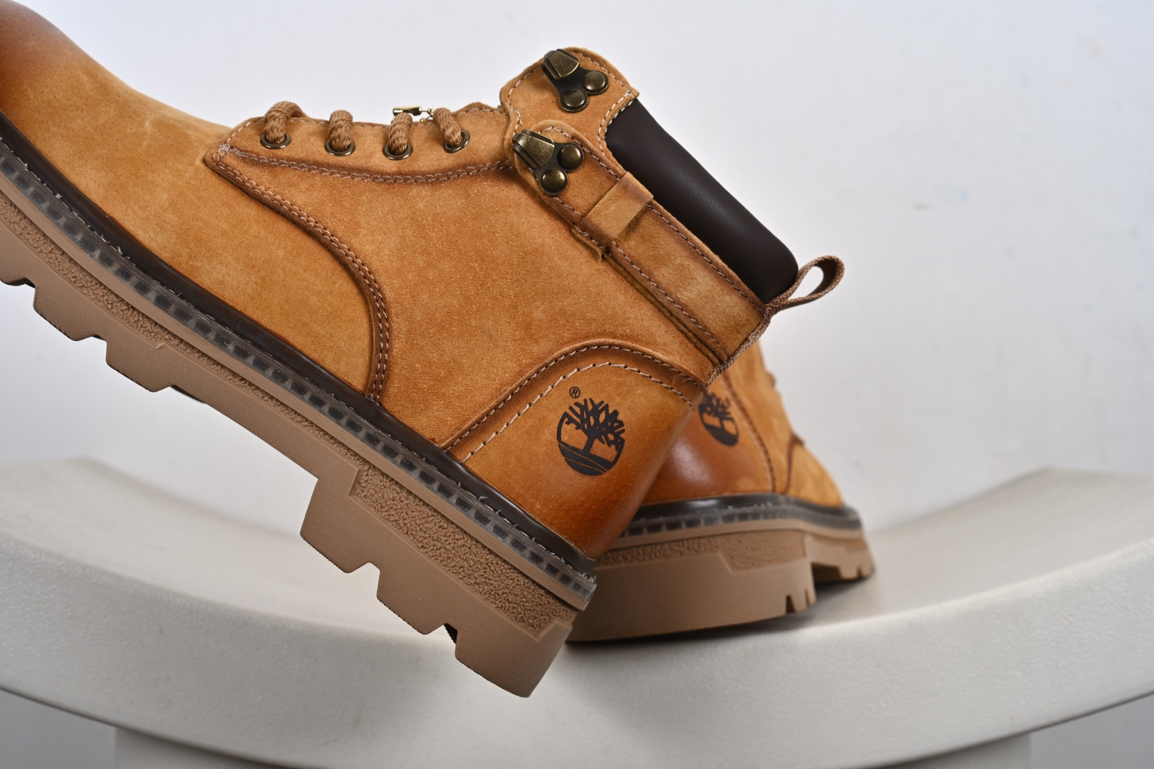 300 Timberland添柏岚/天伯伦 2025秋冬新品 （毛绒内里保暖锁热） 秋冬必备户外休闲大黄靴系列 TB10032