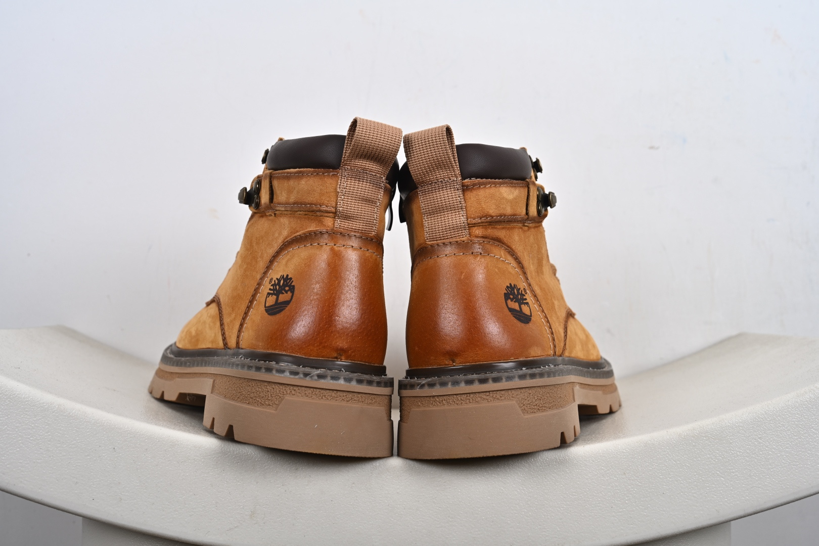 300 Timberland添柏岚/天伯伦 2025秋冬新品 （毛绒内里保暖锁热） 秋冬必备户外休闲大黄靴系列 TB10032