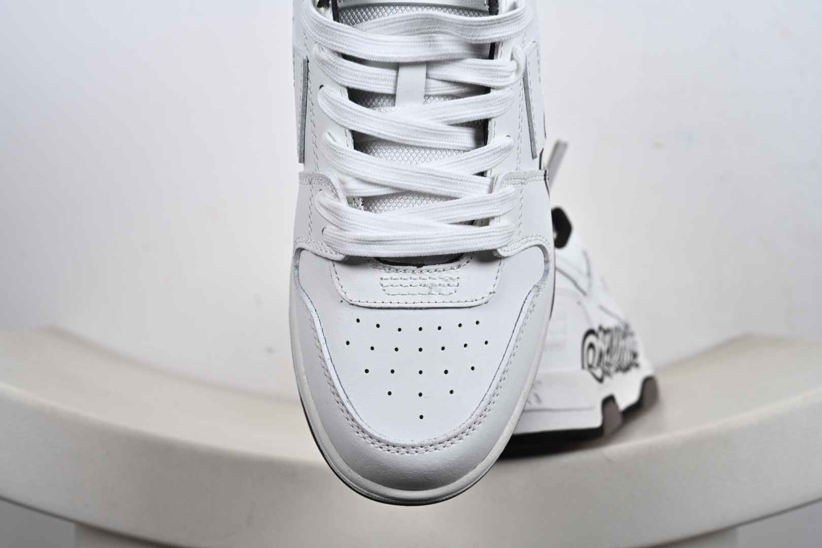 320 OFF-WHITE Out Of Office 低帮系带时尚板鞋 OMIA189S24LEA0170511 OMIA189S24LEA0110555 OMIA189S22LEA0041001 OMIA189S22LEA0040110