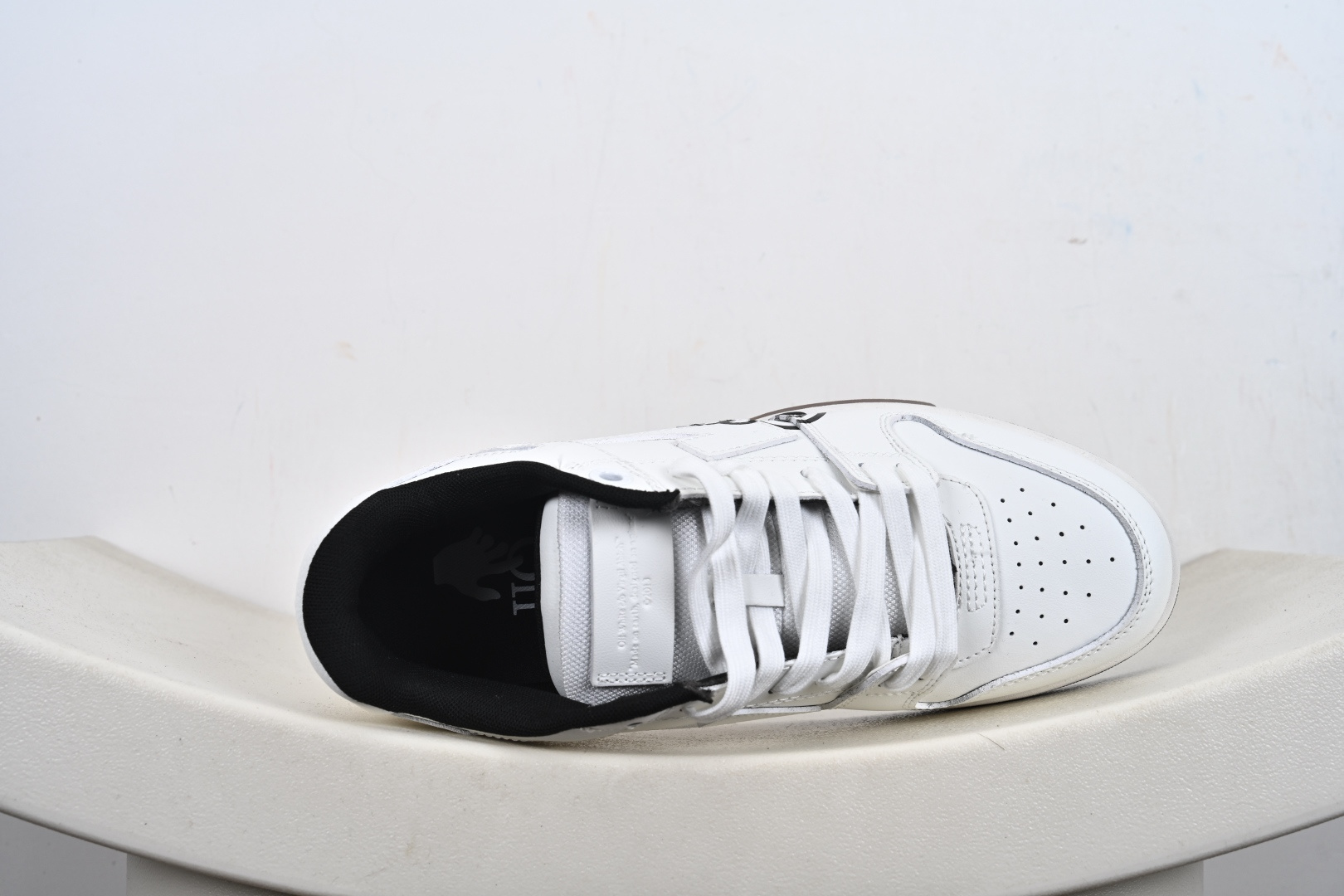 320 OFF-WHITE Out Of Office 低帮系带时尚板鞋 OMIA189S24LEA0170511 OMIA189S24LEA0110555 OMIA189S22LEA0041001 OMIA189S22LEA0040110