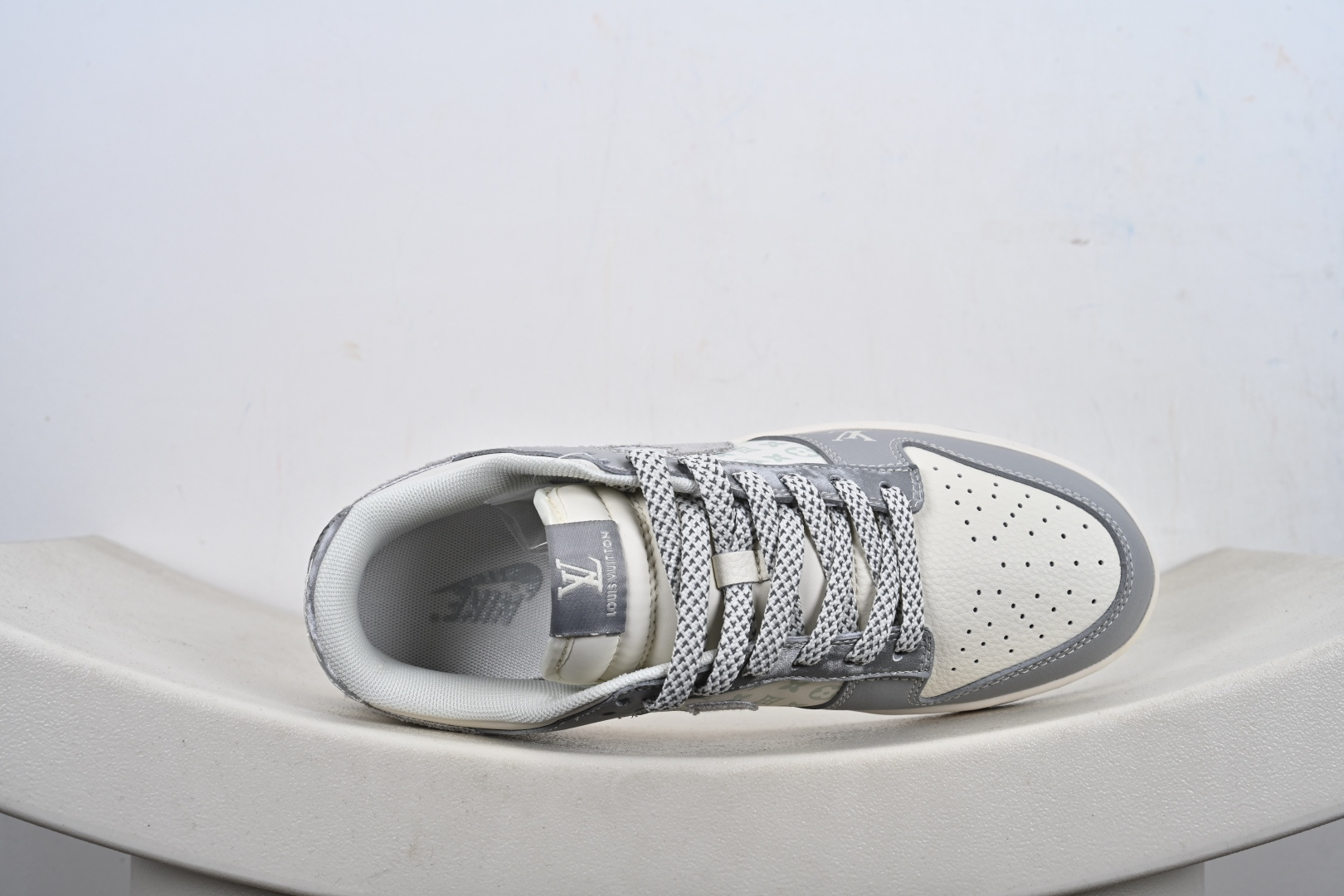 Nike SB Dunk Low“LV联名——牛仔百搭灰” 周年高端定制 低帮休闲板鞋 XS6089-629