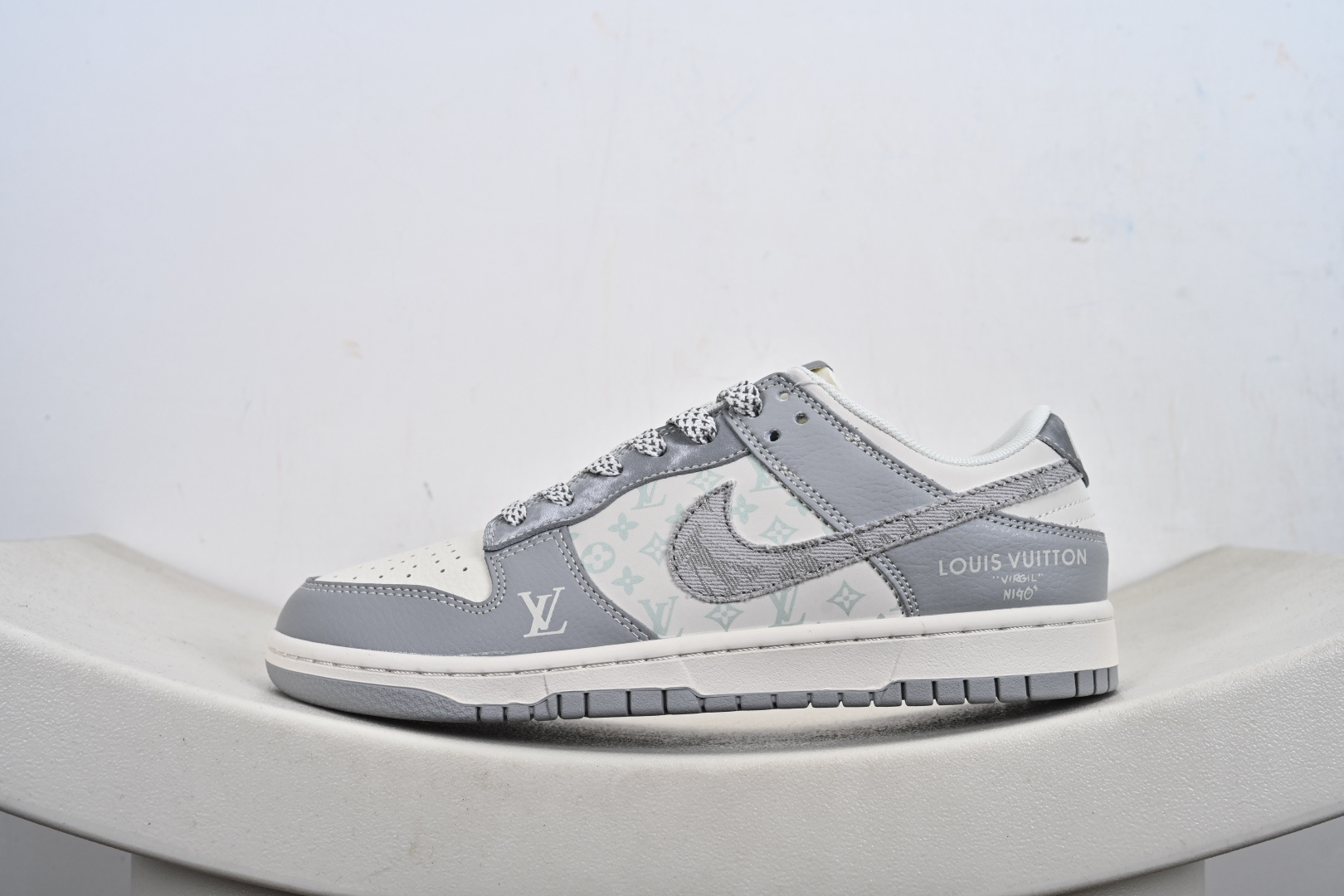 Nike SB Dunk Low“LV联名——牛仔百搭灰” 周年高端定制 低帮休闲板鞋 XS6089-629