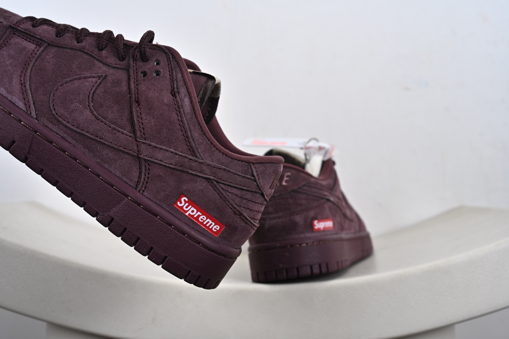 260 Nike SB Dunk Low “Superme联名------酒红麂皮” 高端定制 低帮休闲板鞋 DD1988-004