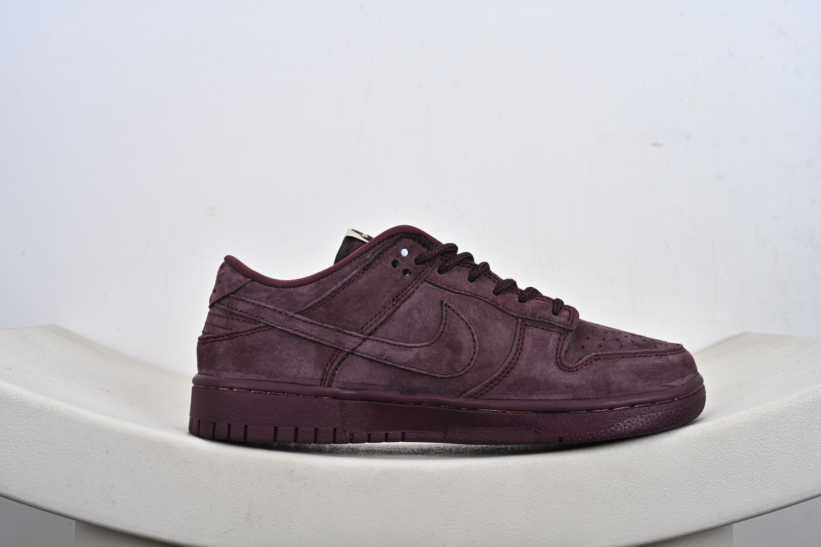 260 Nike SB Dunk Low “Superme联名------酒红麂皮” 高端定制 低帮休闲板鞋 DD1988-004