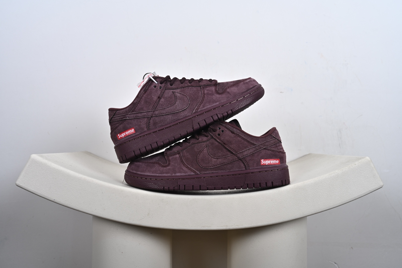 260 Nike SB Dunk Low “Superme联名------酒红麂皮” 高端定制 低帮休闲板鞋 DD1988-004