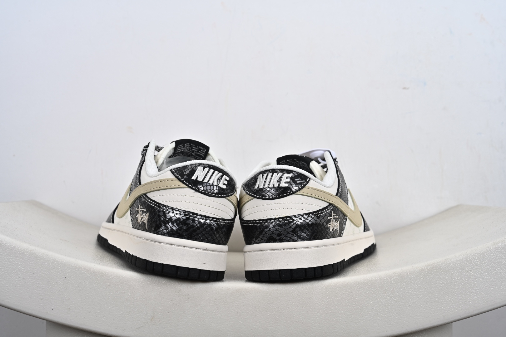 260 Nike SB Dunk Low 斯图西联名 XS6089-636