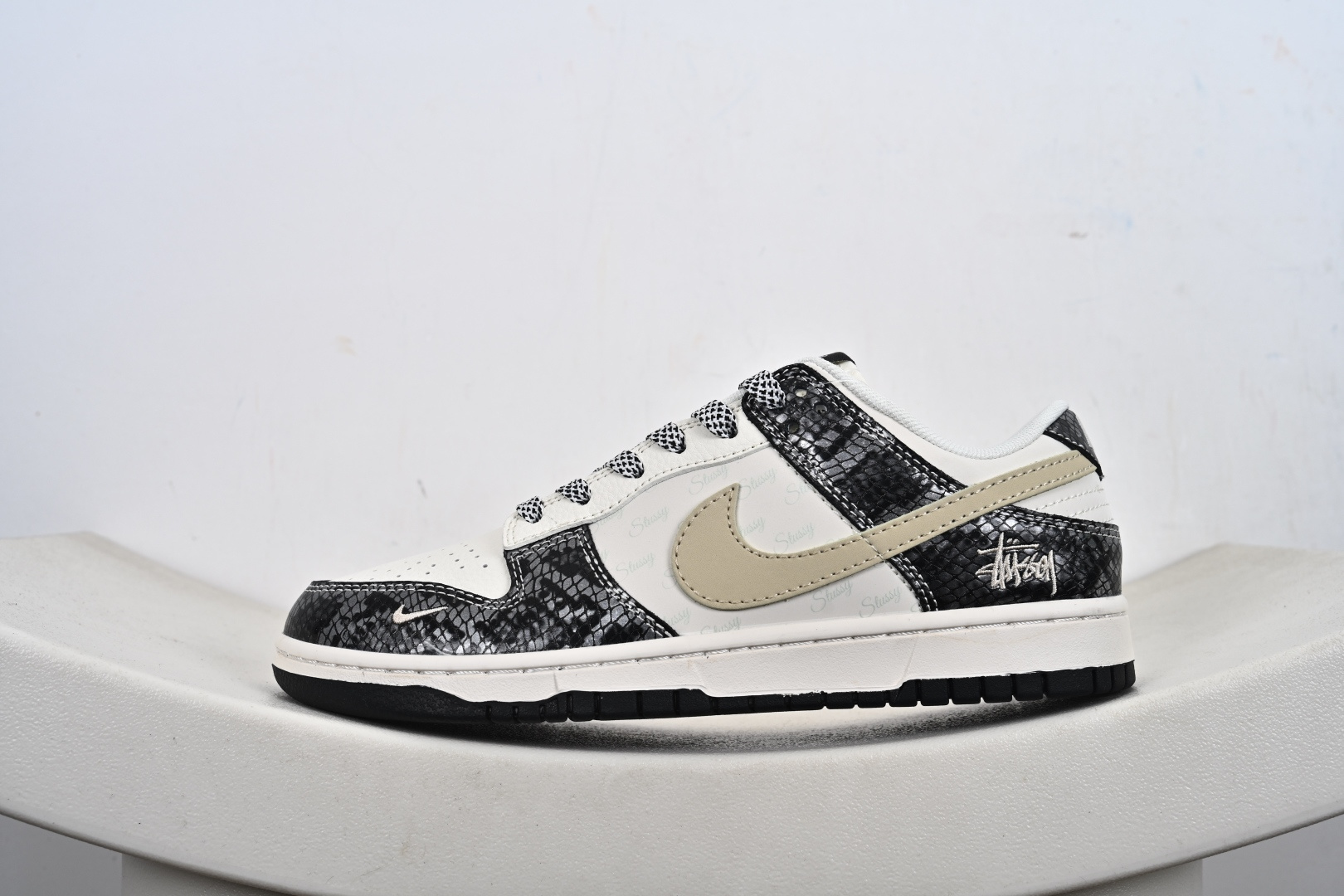 260 Nike SB Dunk Low 斯图西联名 XS6089-636