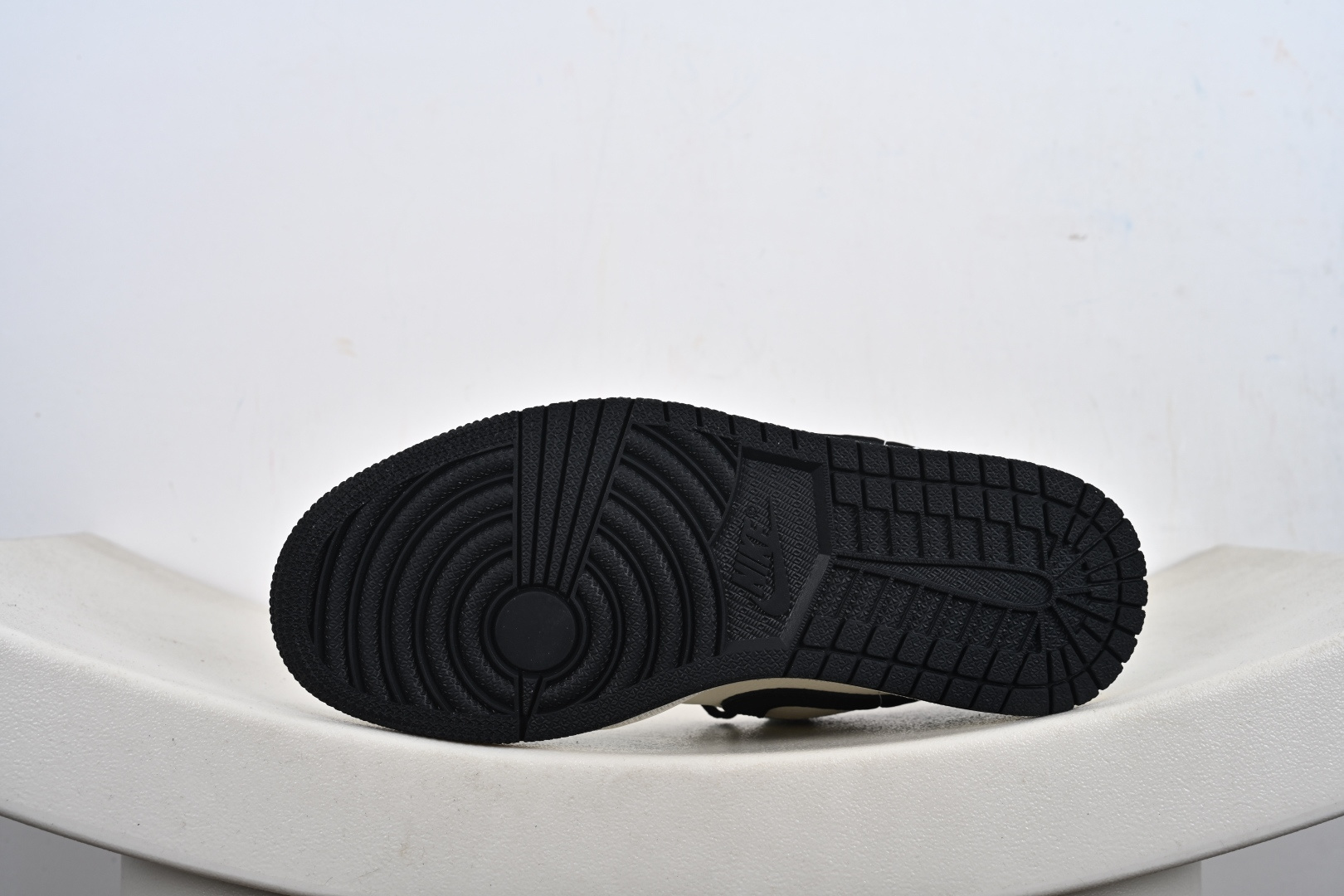 Nike Jordan Air Jordan 1 斯图西联名 QJ1988-005-莆田鞋,莆田鞋货源,高仿鞋,高仿鞋货源,安福档口,莆田高仿鞋,莆田鞋批发,高仿鞋批发,莆田高仿运动鞋,高仿运动鞋,莆田运动鞋 Nike Jordan Air Jordan 1 斯图西联名 QJ1988-005