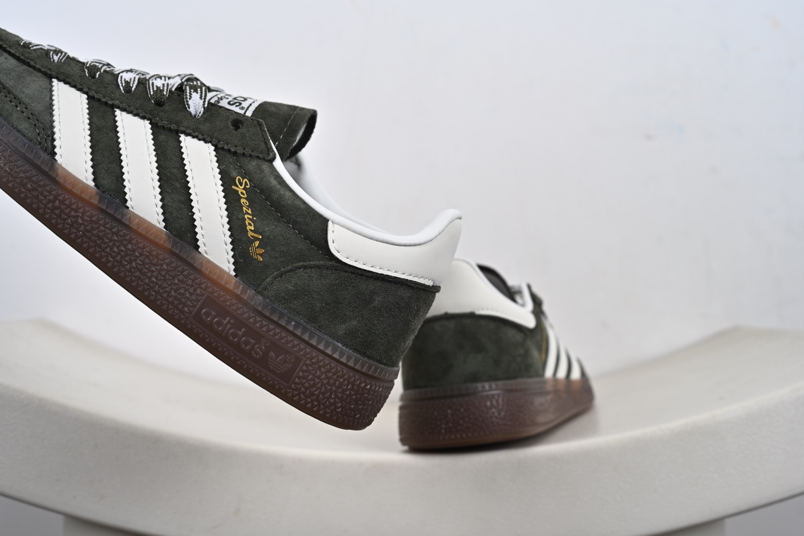 Adidas Handball Spezial 阿迪达斯经典款 复古休闲板鞋 KI5940