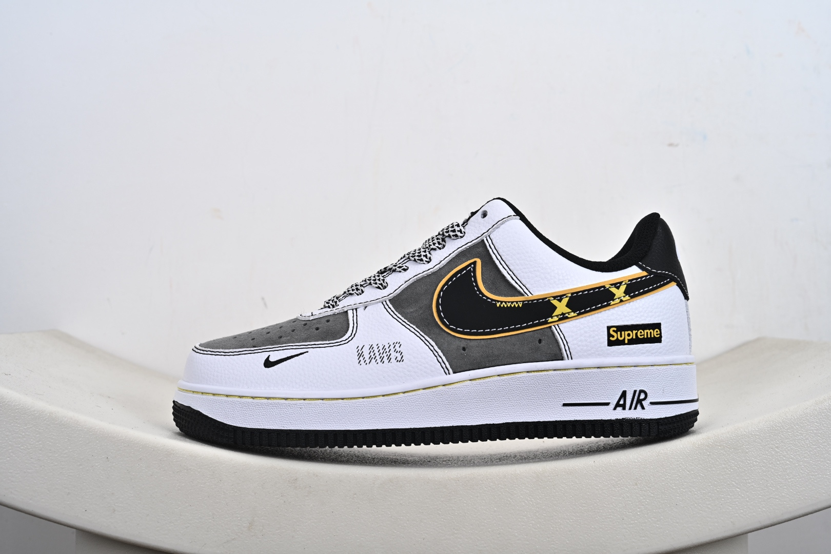 NIke Air Force 1 '07 Low “Supreme联名——白灰黄边勾”空军一号 XZ6188-259