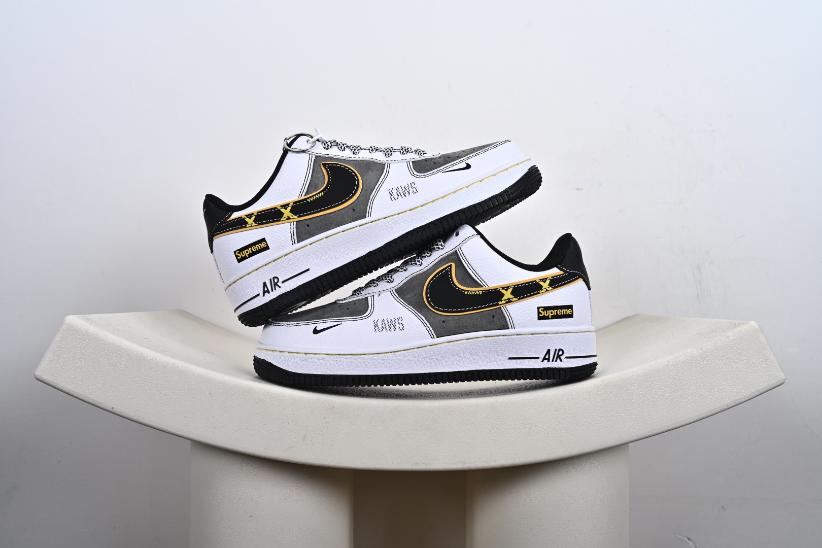 NIke Air Force 1 ’07 Low “Supreme联名——白灰黄边勾”空军一号 XZ6188-259
