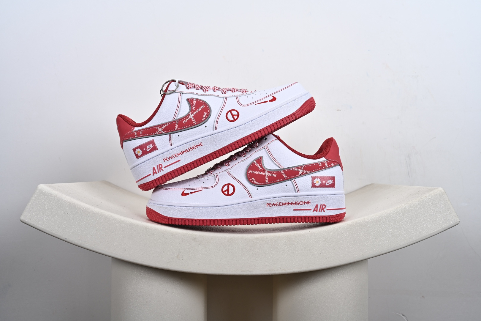 定制版NIke Air Force 1 ’07 Low “权志龙联名——白玫红”空军一号 低帮 运动鞋 HV5999-008