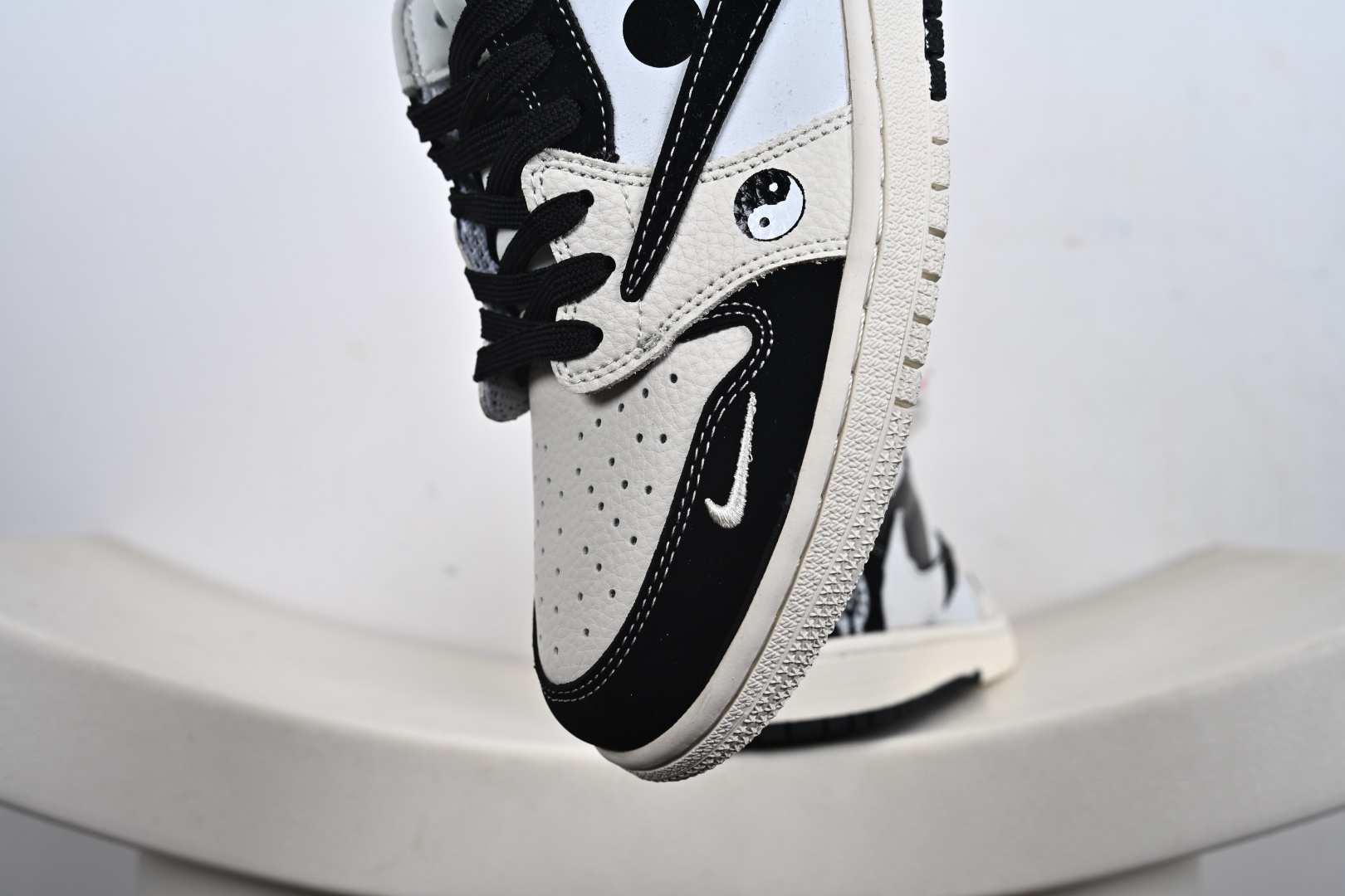 定制版Chrome Hearts x Travis Scott x Air Jordan 1 Low 克罗心 x AJ1 低帮 黑白倒钩 DD7866-104