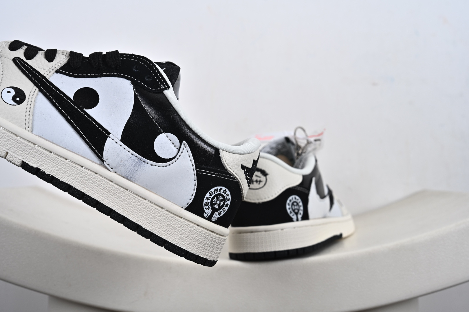 定制版Chrome Hearts x Travis Scott x Air Jordan 1 Low 克罗心 x AJ1 低帮 黑白倒钩 DD7866-104