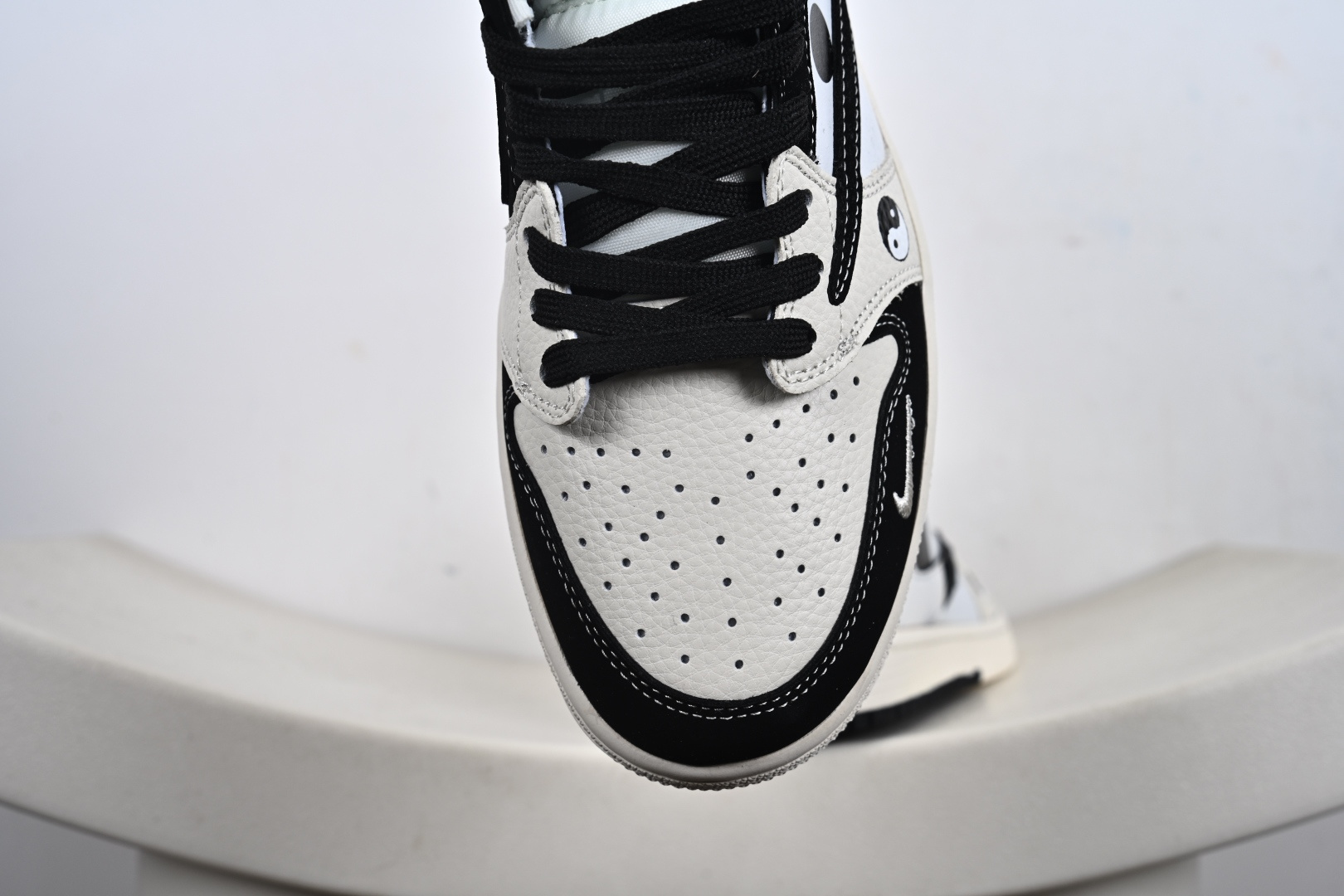 定制版Chrome Hearts x Travis Scott x Air Jordan 1 Low 克罗心 x AJ1 低帮 黑白倒钩 DD7866-104
