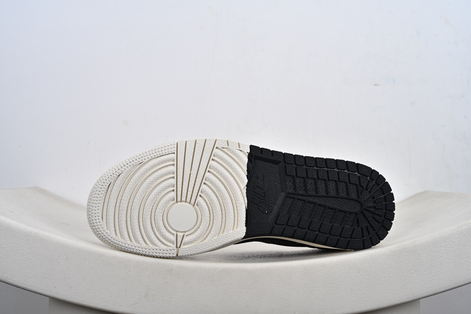 定制版Chrome Hearts x Travis Scott x Air Jordan 1 Low 克罗心 x AJ1 低帮 黑白倒钩 DD7866-104