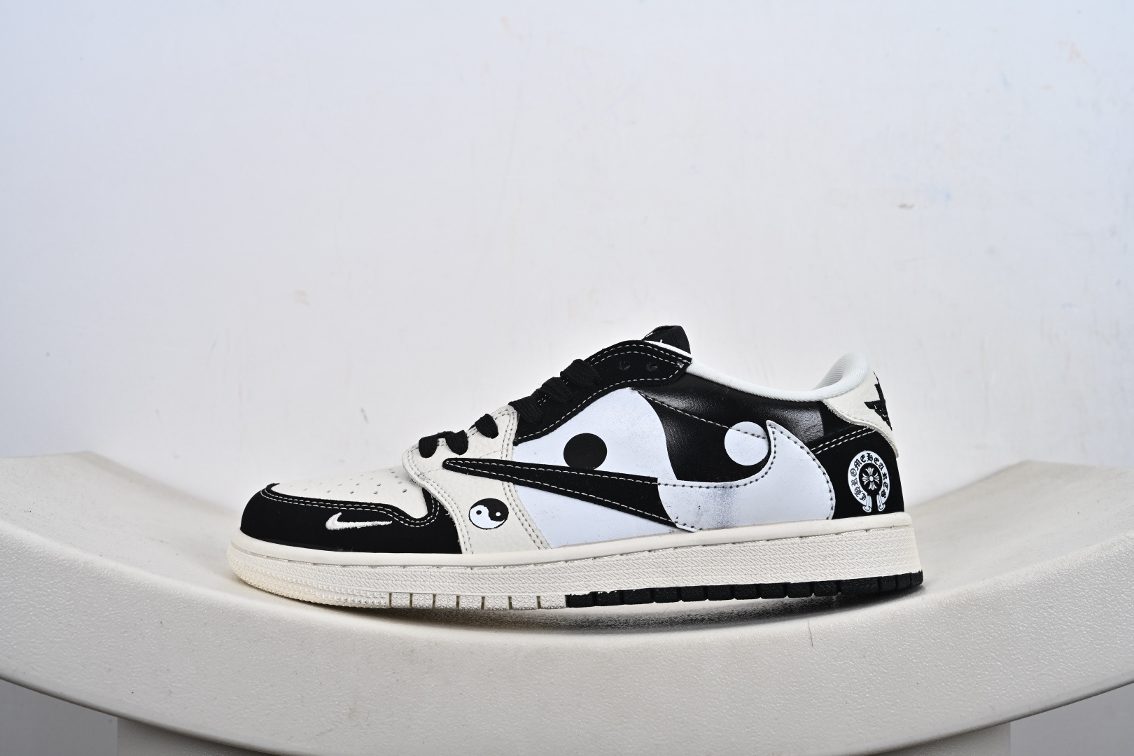 定制版Chrome Hearts x Travis Scott x Air Jordan 1 Low 克罗心 x AJ1 低帮 黑白倒钩 DD7866-104