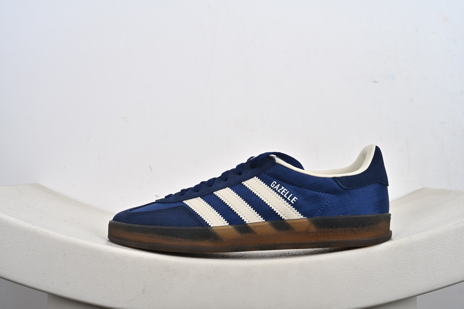 Adidas Originals Gazelle Indoor 三叶草复古休闲防滑耐磨低帮板鞋 JS1410