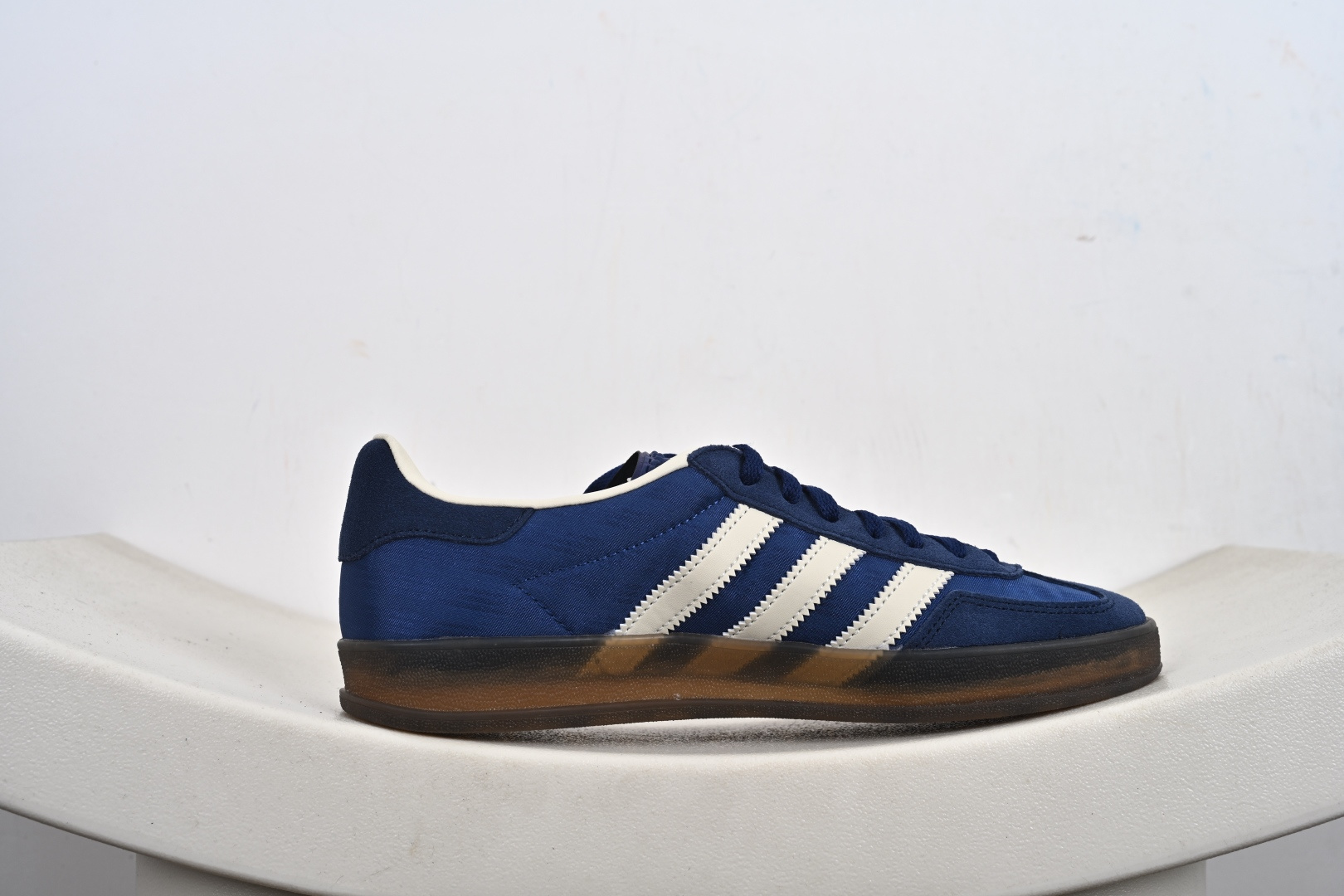 Adidas Originals Gazelle Indoor 三叶草复古休闲防滑耐磨低帮板鞋 JS1410