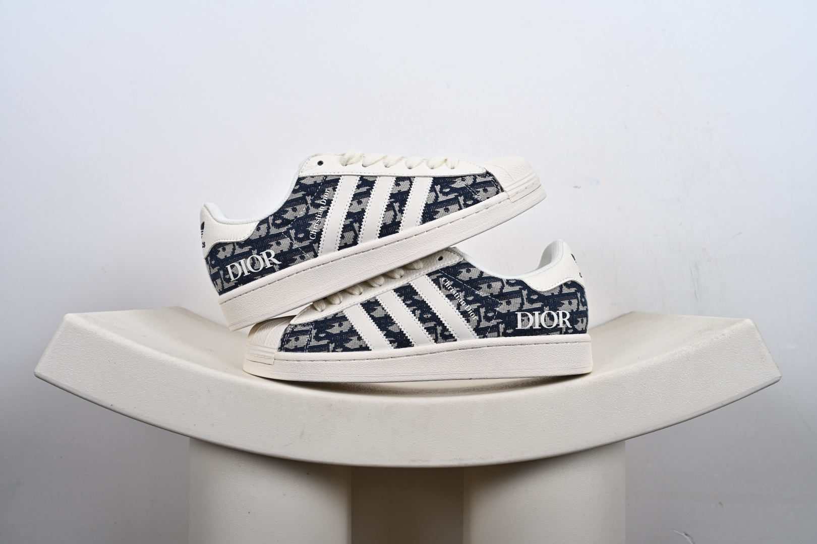 adidas Gazelle INdoor 定制贝壳头 三叶草休闲防滑耐磨低帮板鞋 JY8915 JY8913 adidas Gazelle INdoor 定制贝壳头 三叶草休闲防滑耐磨低帮板鞋 JY8915 JY8913