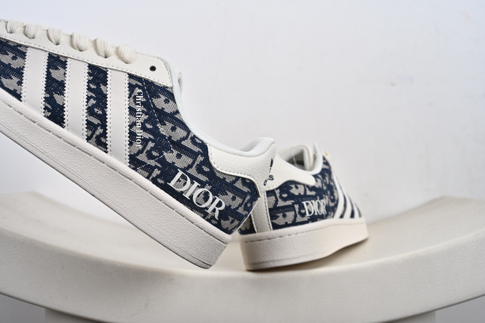 adidas Gazelle INdoor 定制贝壳头 三叶草休闲防滑耐磨低帮板鞋 JY8915 JY8913 adidas Gazelle INdoor 定制贝壳头 三叶草休闲防滑耐磨低帮板鞋 JY8915 JY8913