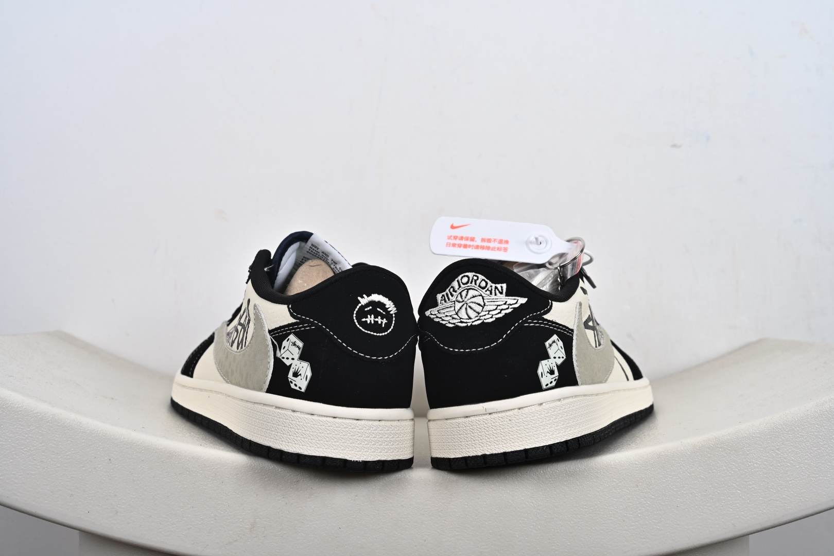 Nike Air Jordan 1 Low 定制配色 斯图西联名 定制AJ联名-高端定制 低帮复古文化板鞋 DD7866-102