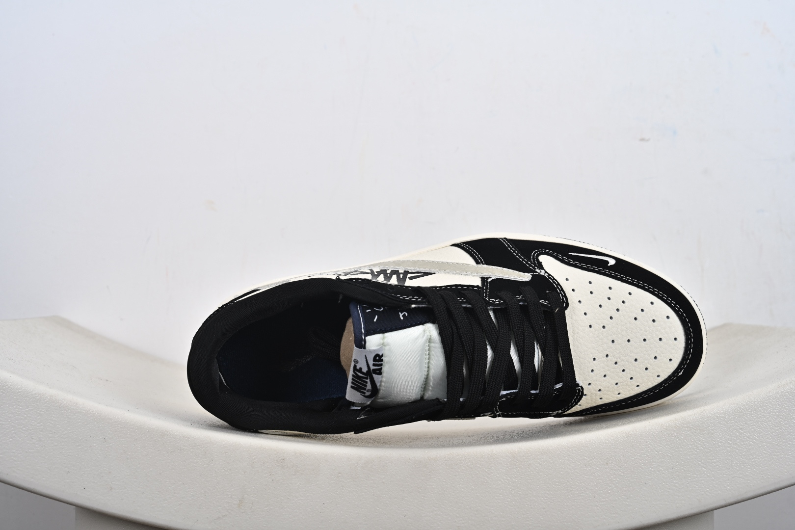 Nike Air Jordan 1 Low 定制配色 斯图西联名 定制AJ联名-高端定制 低帮复古文化板鞋 DD7866-102