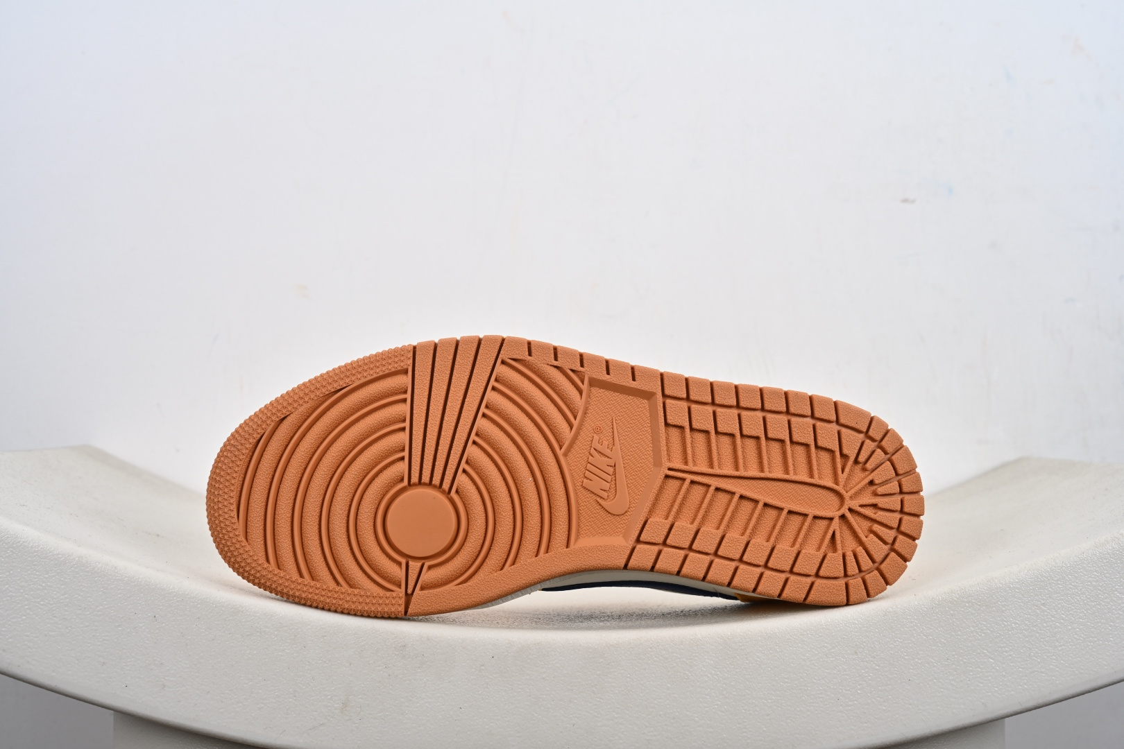 Nike Air Jordan 1 Low 定制配色 LV联名 定制AJ联名-高端定制 低帮复古文化板鞋 DZ2688-001