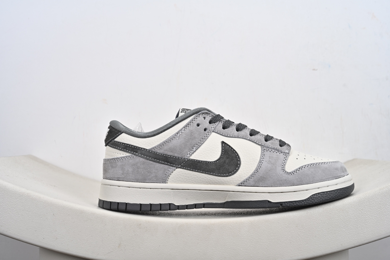 Nike SB Dunk Low 北面联名 DN3168-008