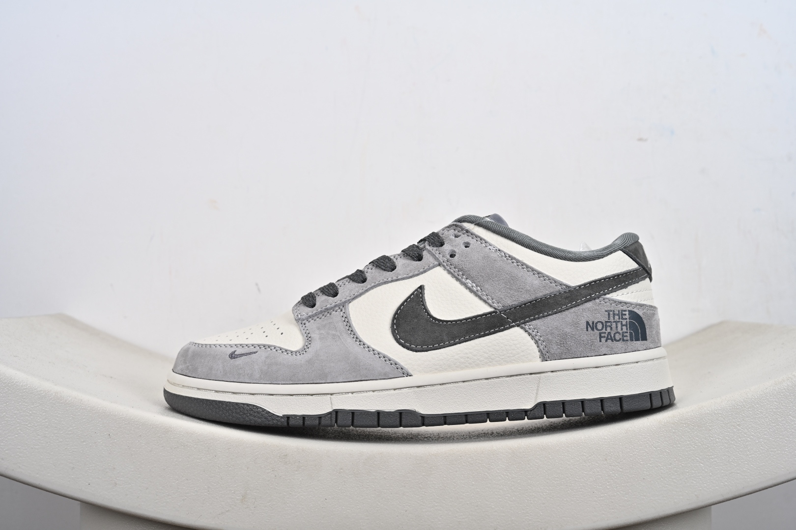 Nike SB Dunk Low 北面联名 DN3168-008