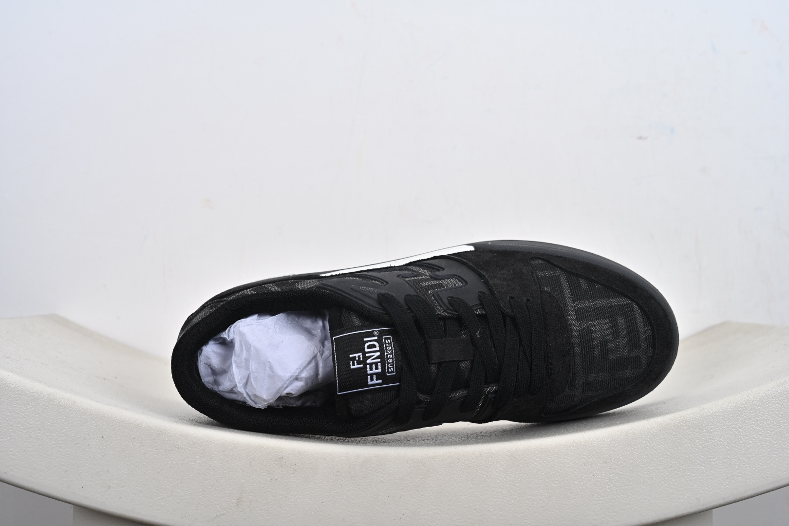 350 FENDI 芬迪 Match sneaters 低帮运动鞋惊艳登场 Fendi芬迪情侣款休闲鞋