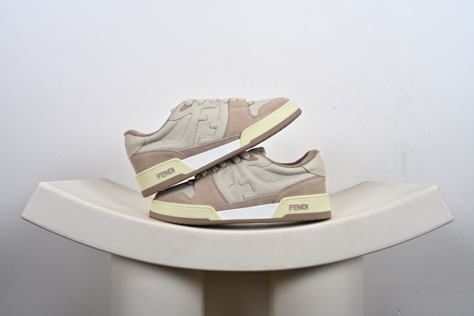 #合集 350 FENDI 芬迪 Match sneaters 低帮运动鞋惊艳登场