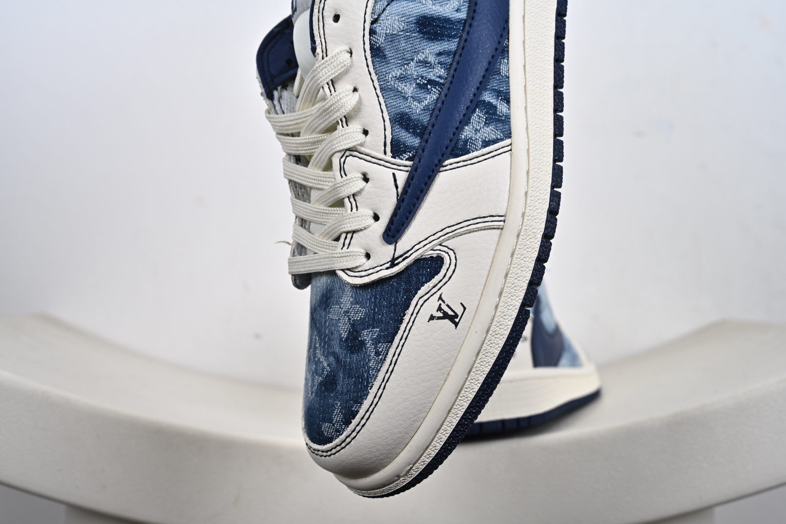 定制版Travis Scott x Fragment Design x Air Jordan 1 Low OG SP AJ1 乔1联名 白蓝牛仔 低帮文化休闲板鞋 LD2028-046
