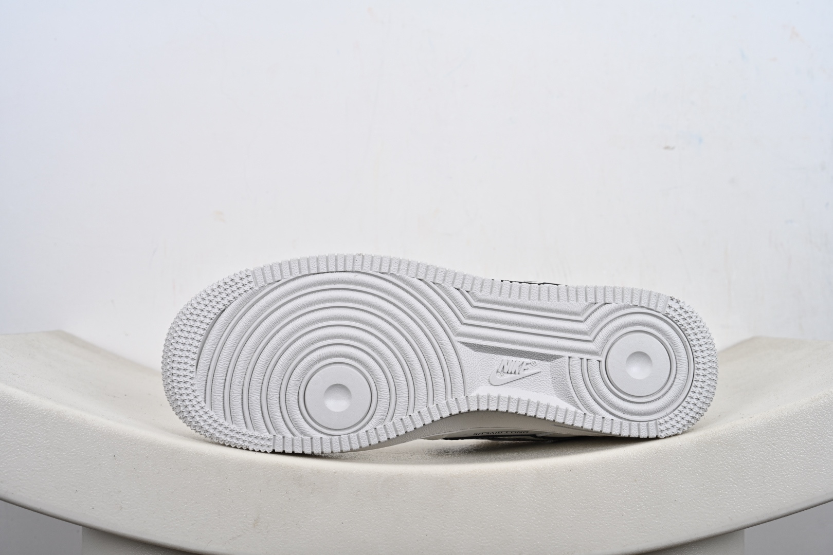 定制版Nike Air Force 1 '07 Low 白黑条形码 空军一号低帮休闲板鞋 JP8028-072