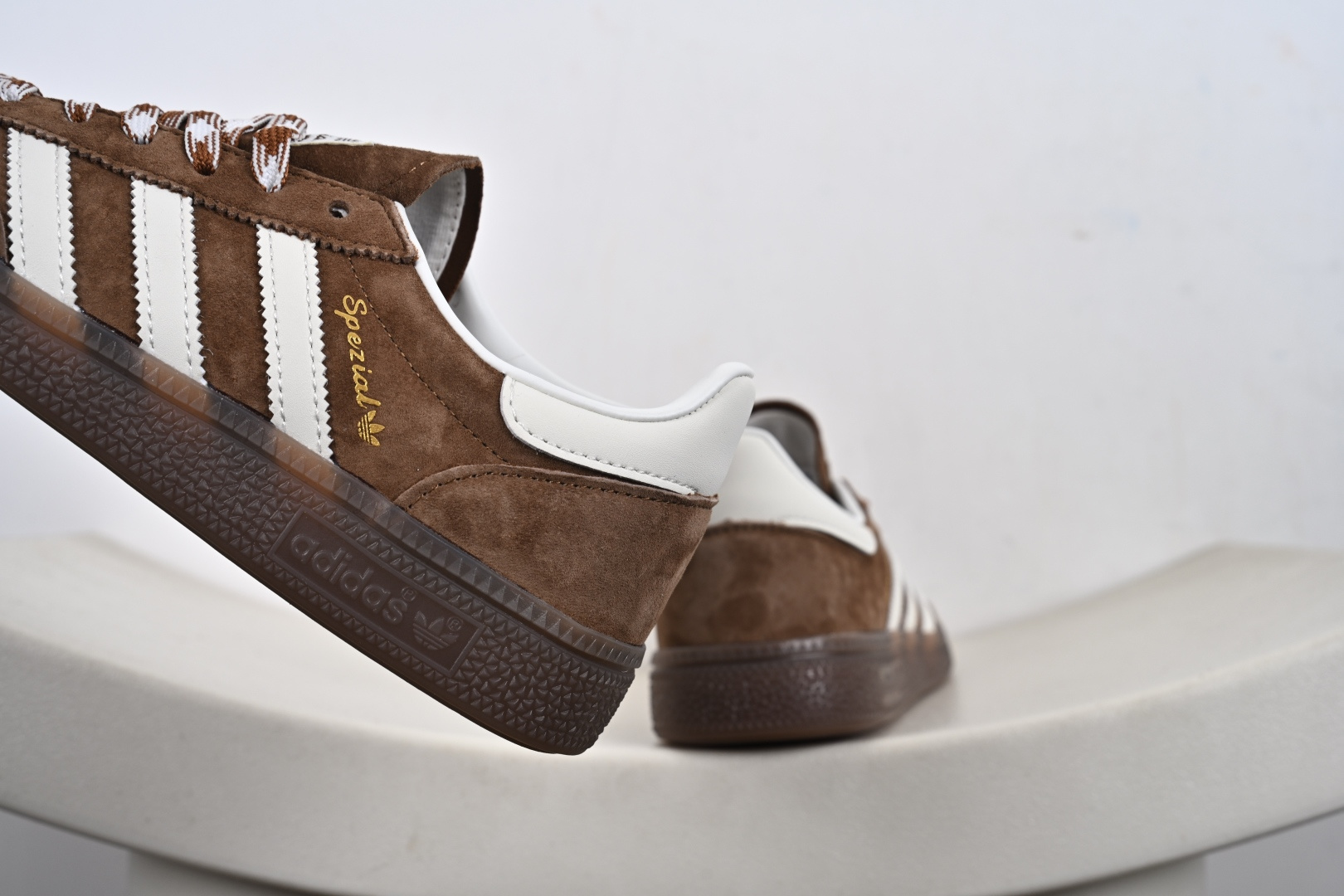 正确版Adidas Handball Spezial 阿迪达斯经典款牛皮复古休闲板鞋 棕白生胶 KI5938