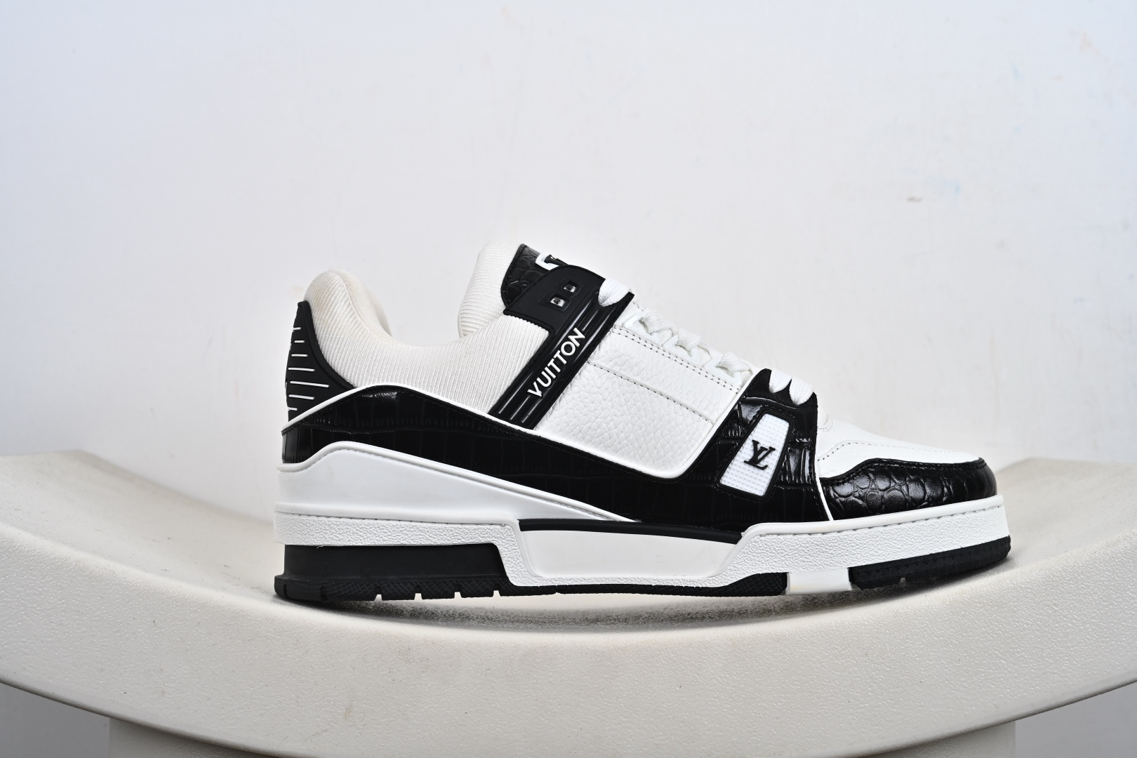 终端供货 代购级别 Louis Vuitton Trainer 2021ss早春全新时装走秀运动鞋 #ZP级全套包装 市面独家黑盒 小红书 Ins 最火配色 原版楦型 毫无差异 #鞋面独家订制压纹粒面小牛皮 TPU大底 全进口头层牛皮质感媲美原版 垫脚聚米微料加透气英伦网布 Y-G8