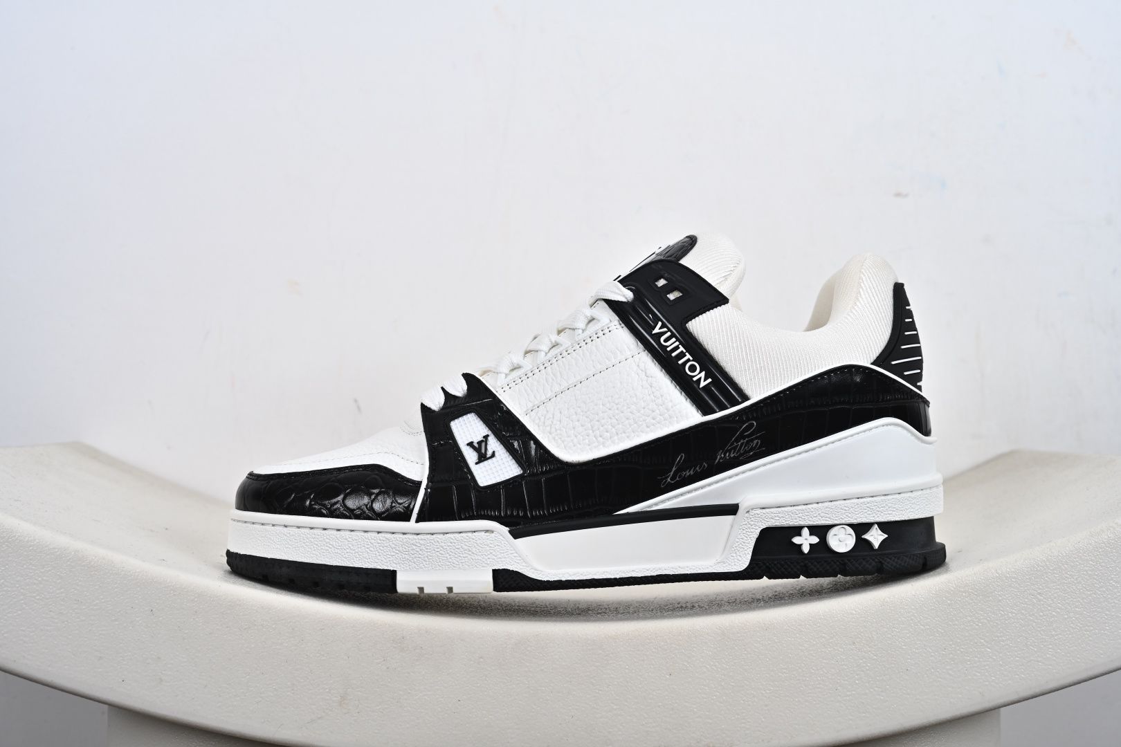 终端供货 代购级别 Louis Vuitton Trainer 2021ss早春全新时装走秀运动鞋 #ZP级全套包装 市面独家黑盒 小红书 Ins 最火配色 原版楦型 毫无差异 #鞋面独家订制压纹粒面小牛皮 TPU大底 全进口头层牛皮质感媲美原版 垫脚聚米微料加透气英伦网布 Y-G8