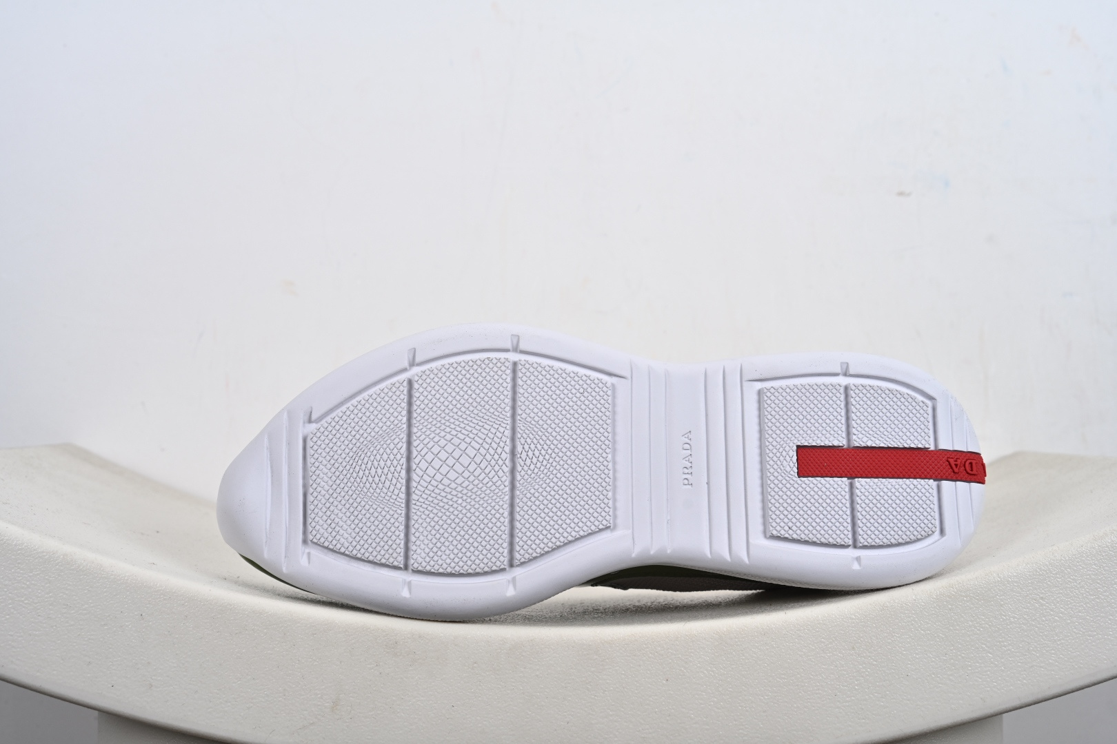 Prada America's Cup 普拉达 运动鞋经过重新设计