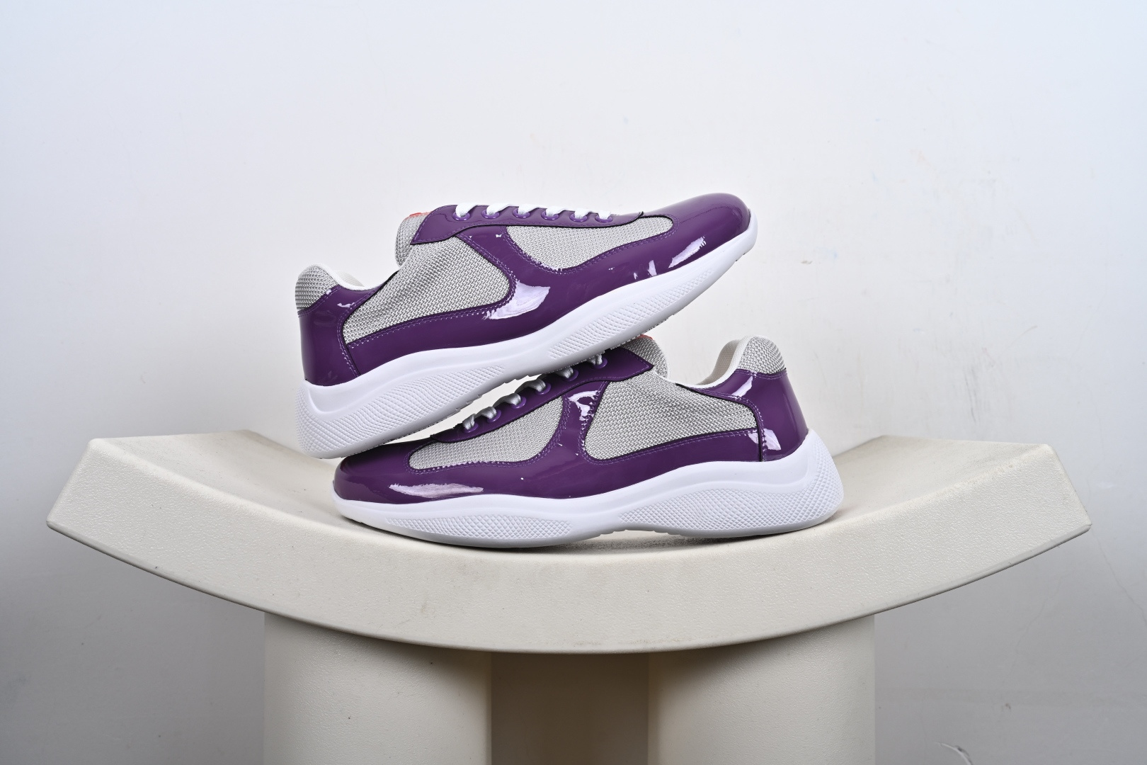 Prada America's Cup 普拉达 运动鞋经过重新设计 全新面料和颜色为它注入新的当代精神