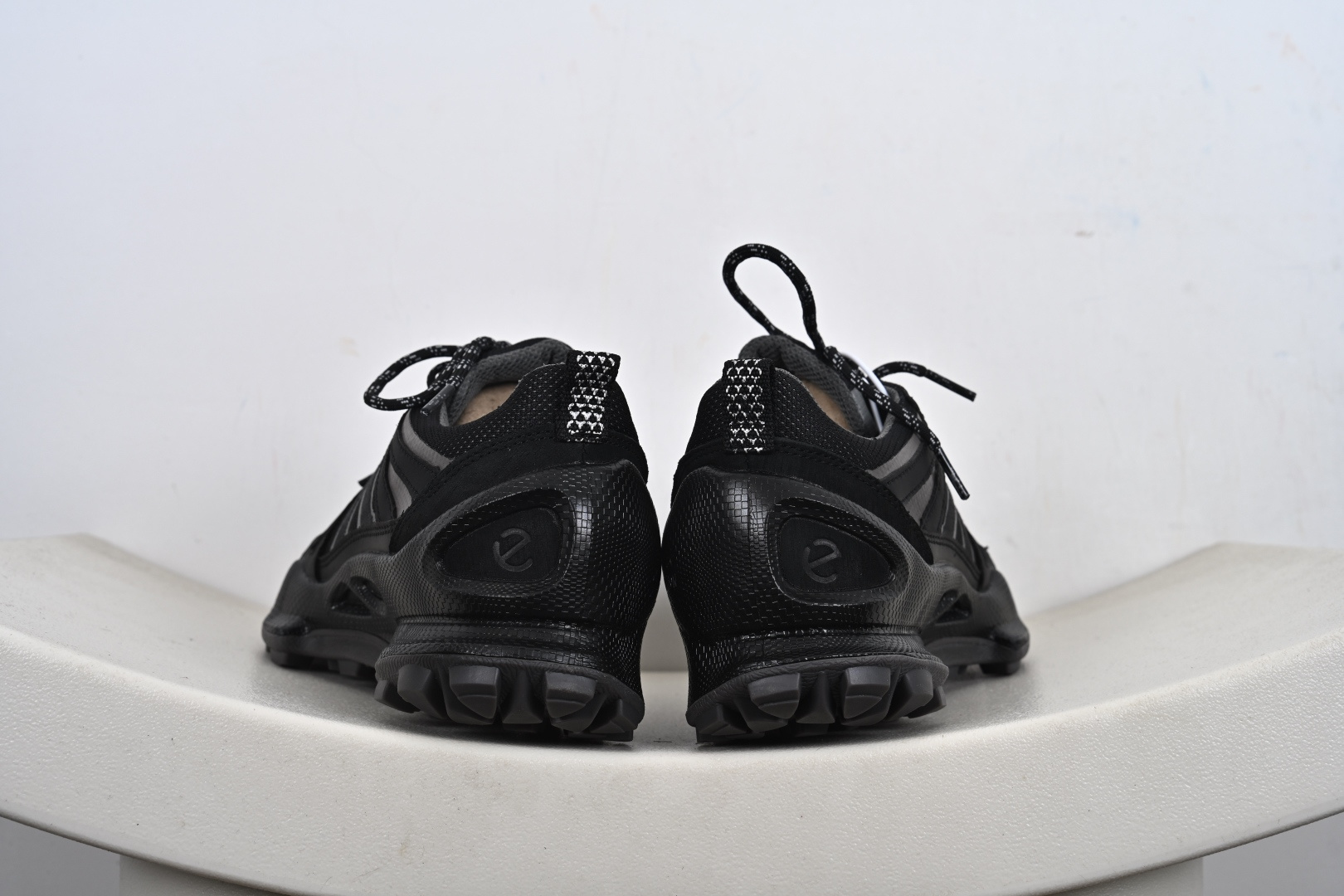 ECCO 爱步 户外健步鞋BIOMC踪迹系列 803464 多种材质拼接鞋面