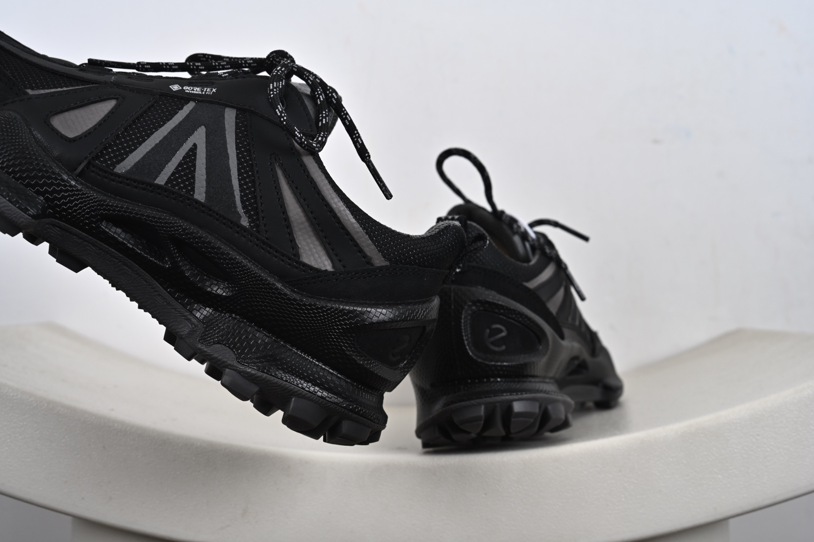 ECCO 爱步 户外健步鞋BIOMC踪迹系列 803464 多种材质拼接鞋面