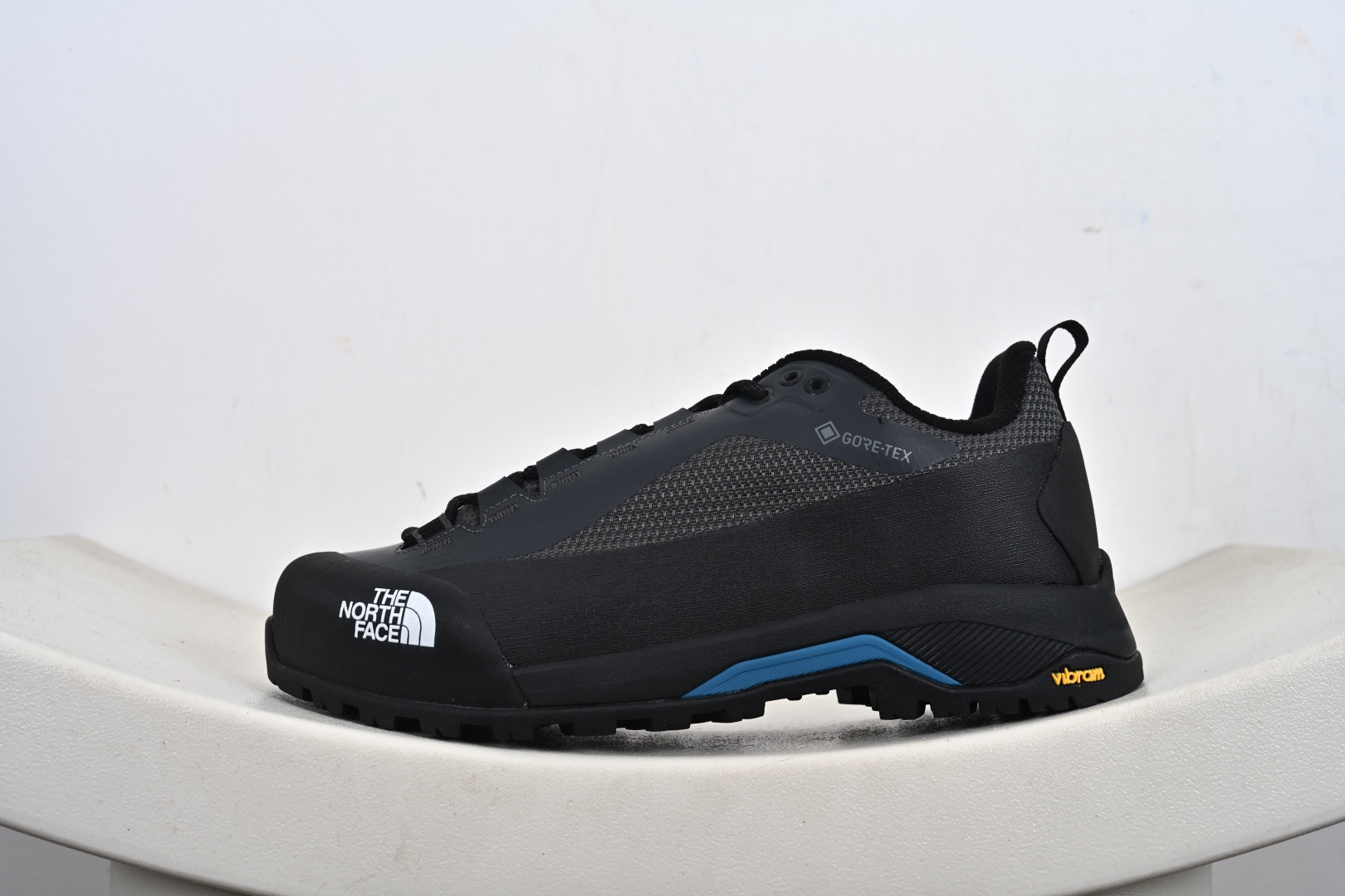 THE NORTH FACE VERTO GORE-TEX北面户外防水耐磨低帮高山登山鞋 NF0A83NBMN8-384 382 383