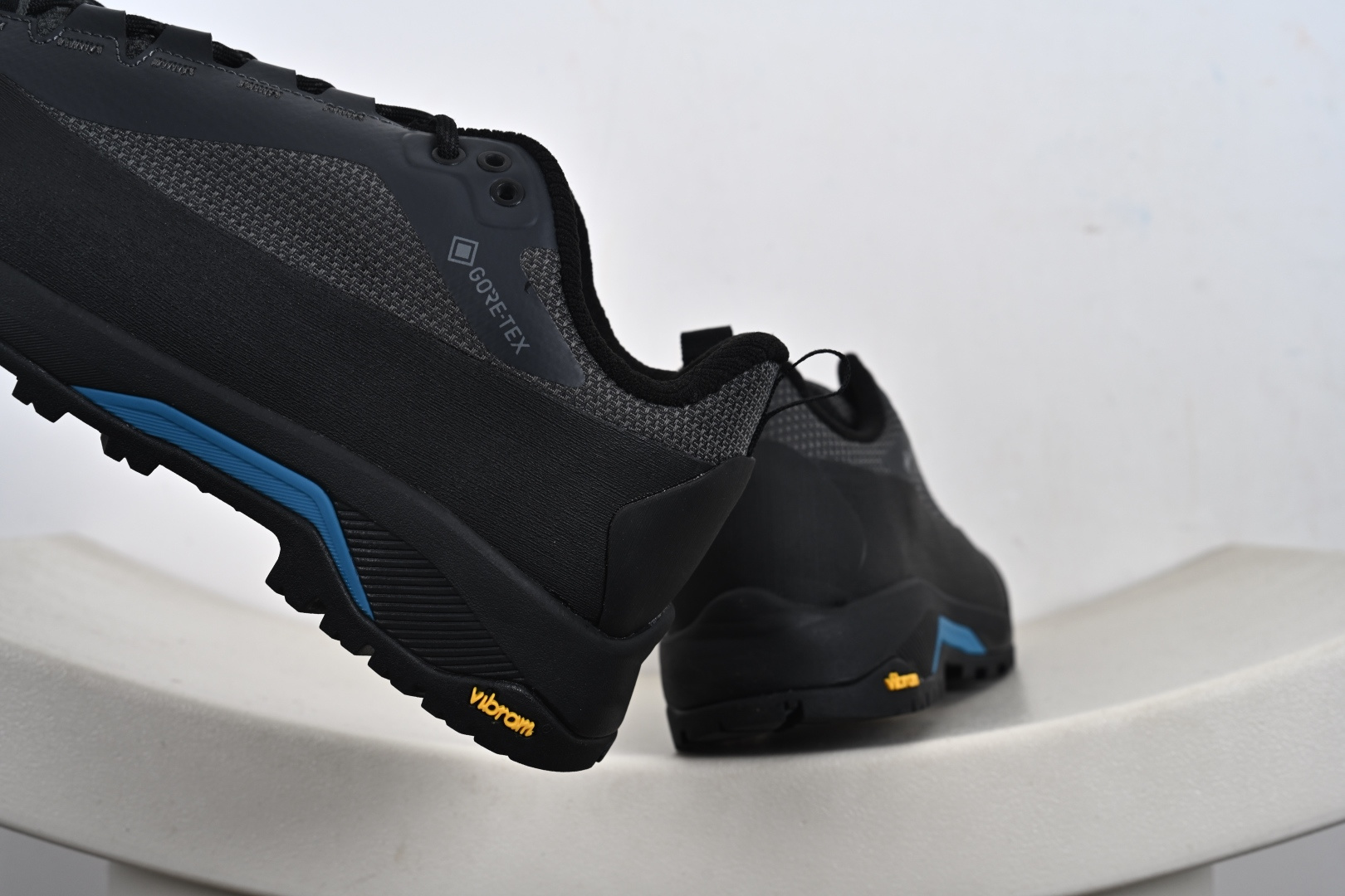 THE NORTH FACE VERTO GORE-TEX北面户外防水耐磨低帮高山登山鞋 NF0A83NBMN8-384 382 383