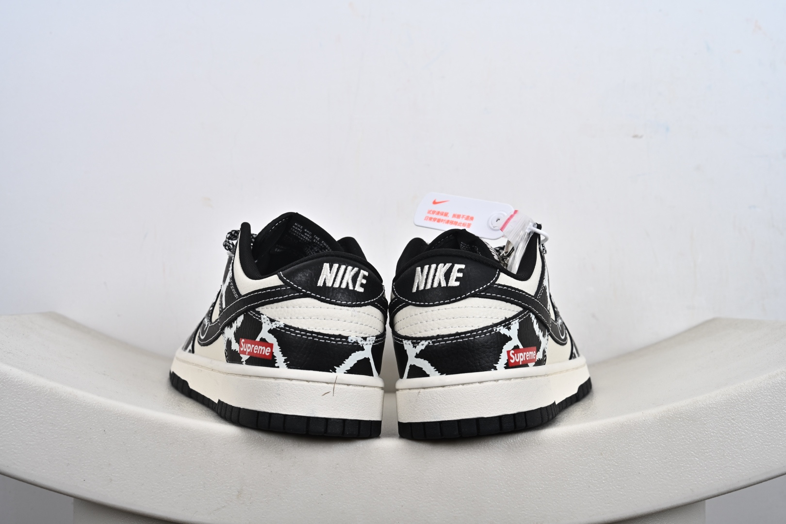 Nike SB Dunk Low Supreme联名 SJ8888-005