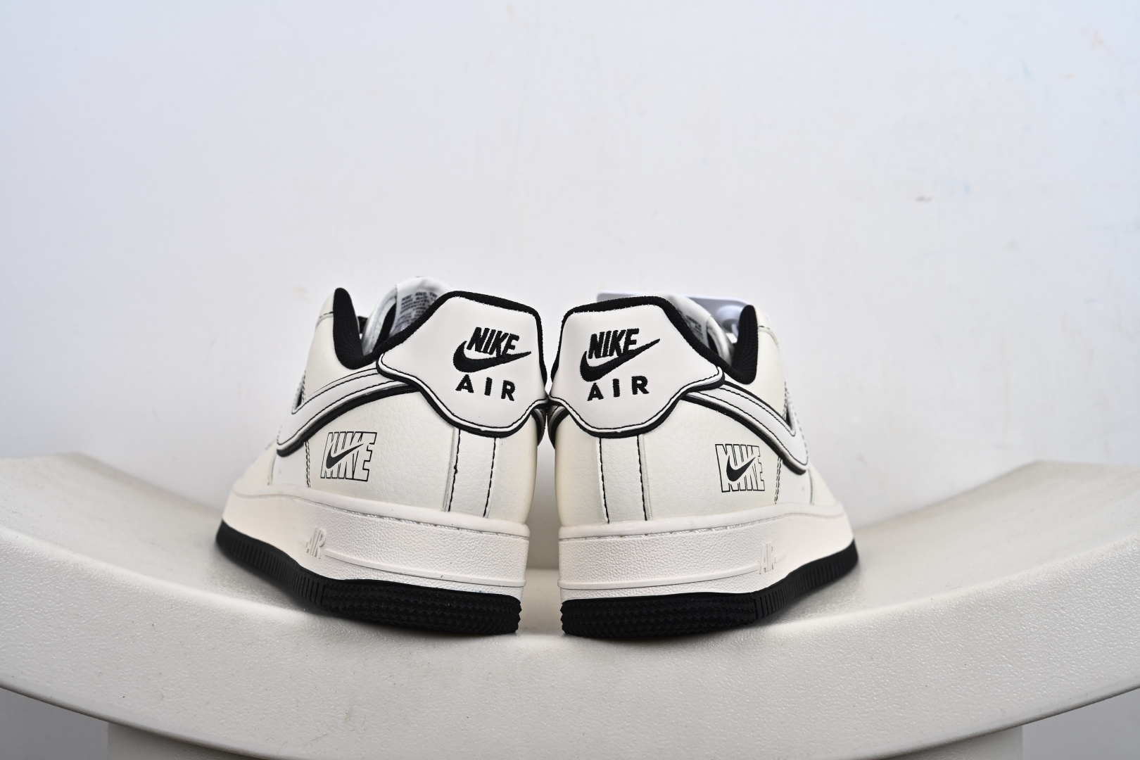 NIke Air Force 1 '07 Low 黑兔八哥 JP8028-060