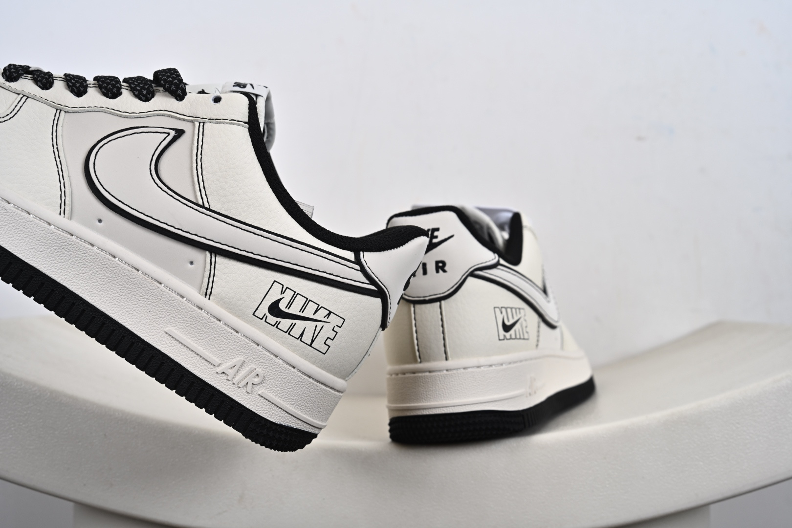 NIke Air Force 1 '07 Low 黑兔八哥 JP8028-060