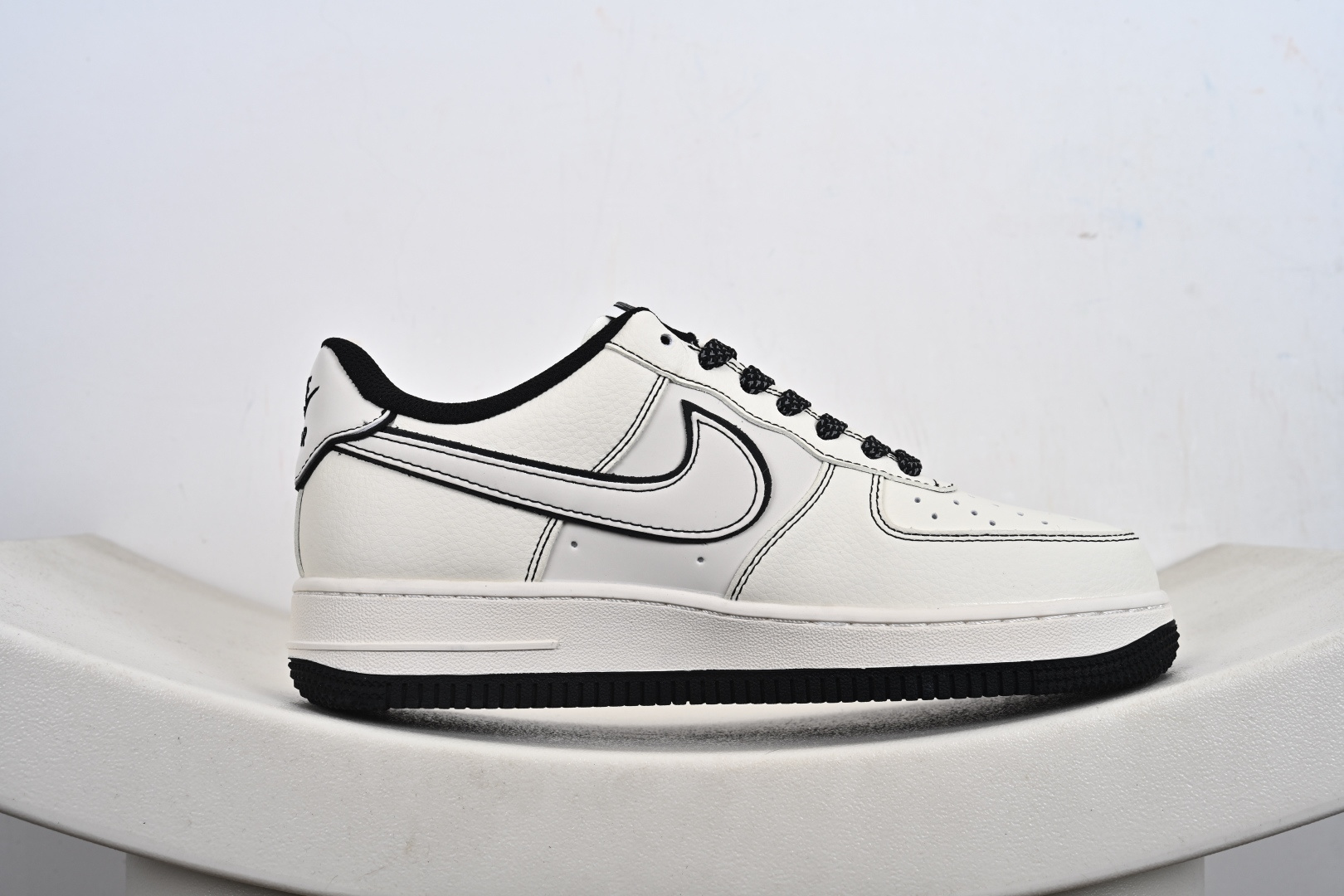 NIke Air Force 1 '07 Low 黑兔八哥 JP8028-060